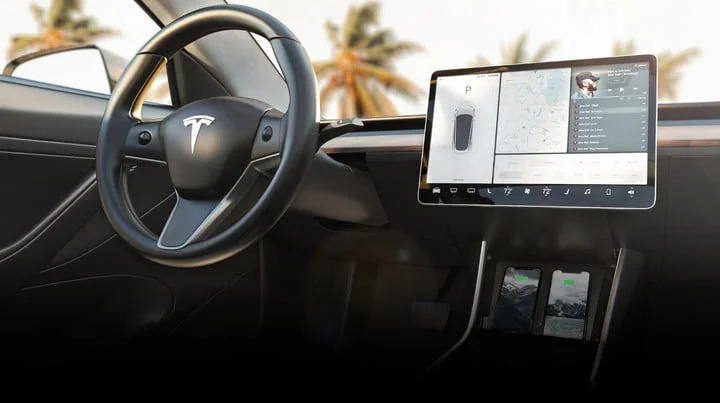 nomad-wireless-charger-for-tesla-model-3-00-720x720.jpg