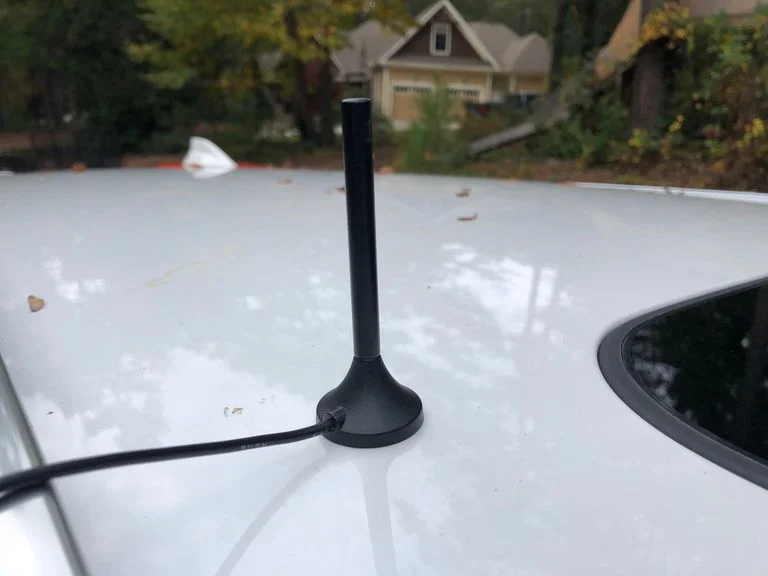 The magnetic roof antenna: Aluminum vehicles gonna need a workaround.