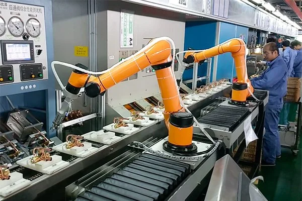 Industrial Robotic Arms in the Manufacturing Industry