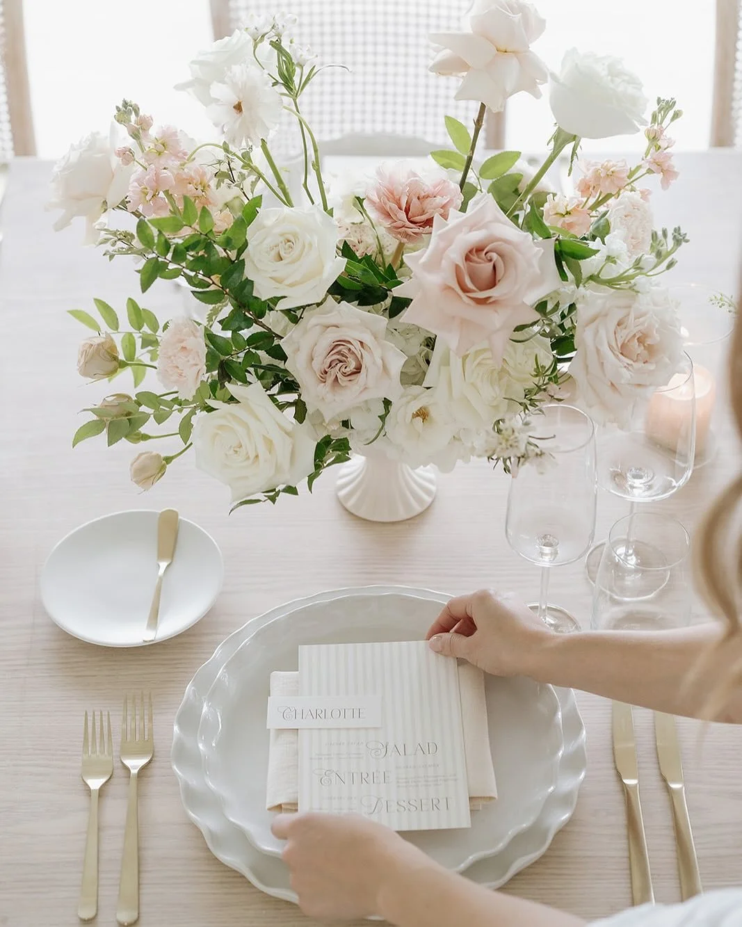 Weekend plans:  setting the table with our Mara Dinnerware Collection.

Florals @foreverwildfield 
Photography @bsimkova 
Stationery @all_thats_lovely 

#wedding #weddingdecor #weddingreception #weddingrentals #weddinginspiration #torontowedding #nia