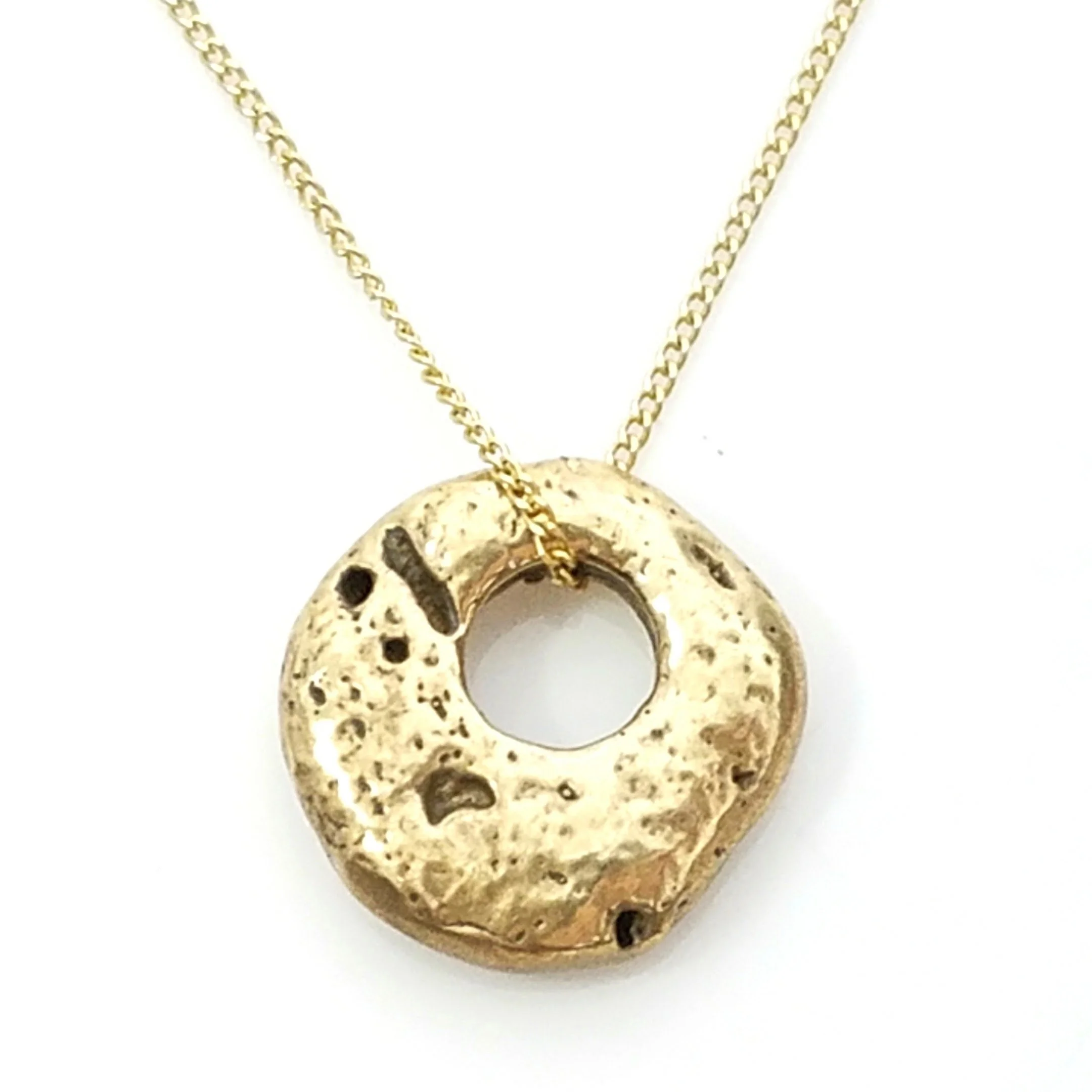 Circle stone necklace