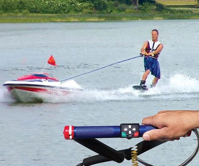 self-controlled-ski-boat-640x533.jpg