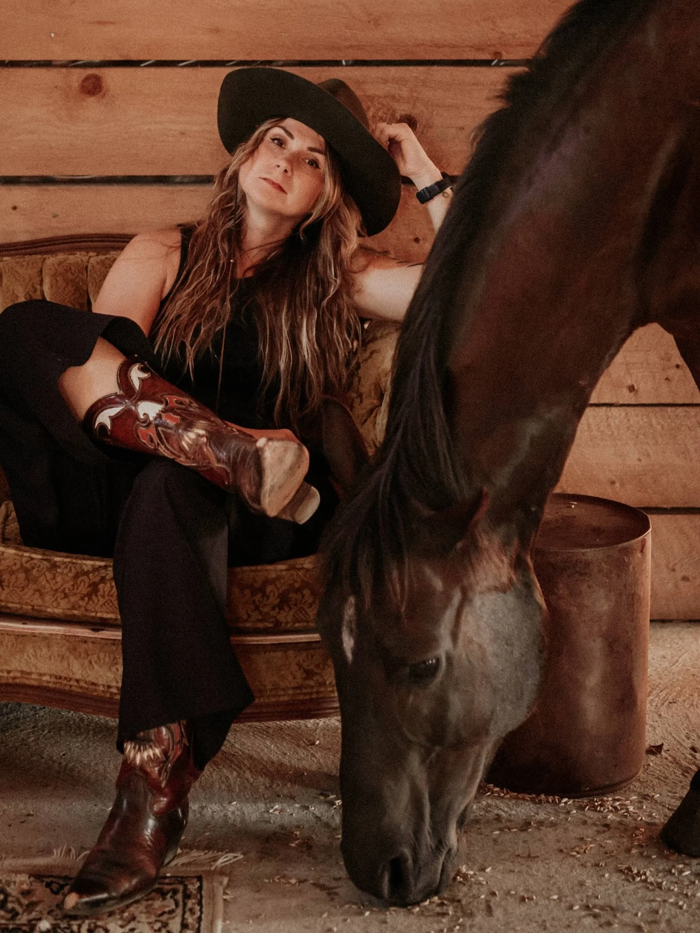 Huge thanks to @cbc_music for adding Black Horses to the Alt-Country stream!
Grateful to have my song riding alongside so many incredible Canadian artists 🖤
#birdbelly #blackhorses #altcountry #cbcmusic