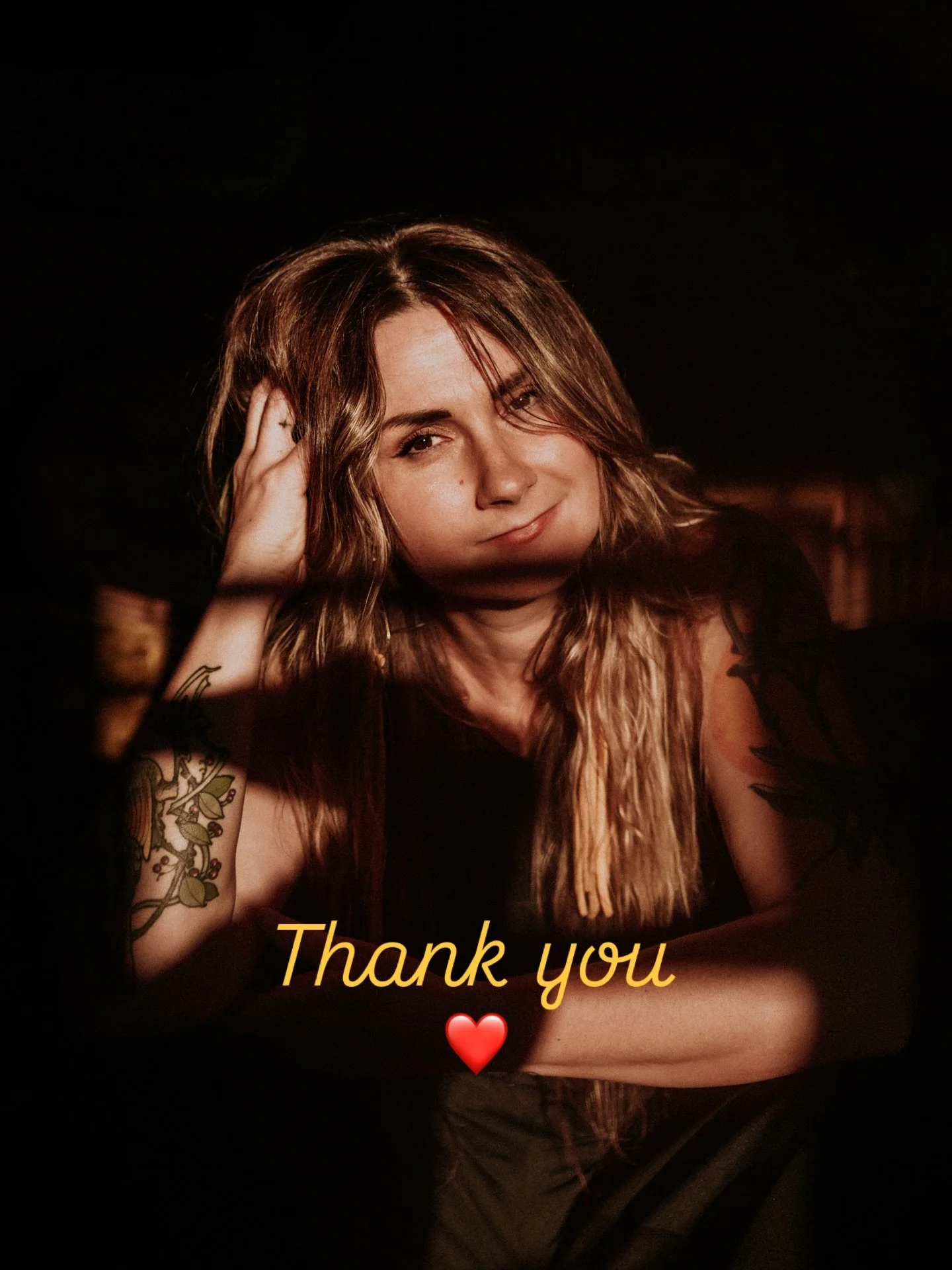 *vinyl update*

We made the deadline for my vinyl kickstarter! Huge thank you to everyone who pitched it- I honestly couldn&rsquo;t have done it without you. 

xo
Cynthia 

📸 @karlyfordphoto 

#thewindthewood #vinyllove #kickstarter #newmusic #singe