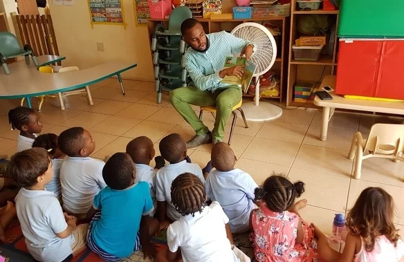 Rick reads When I Grow Up for children on St. Kitts