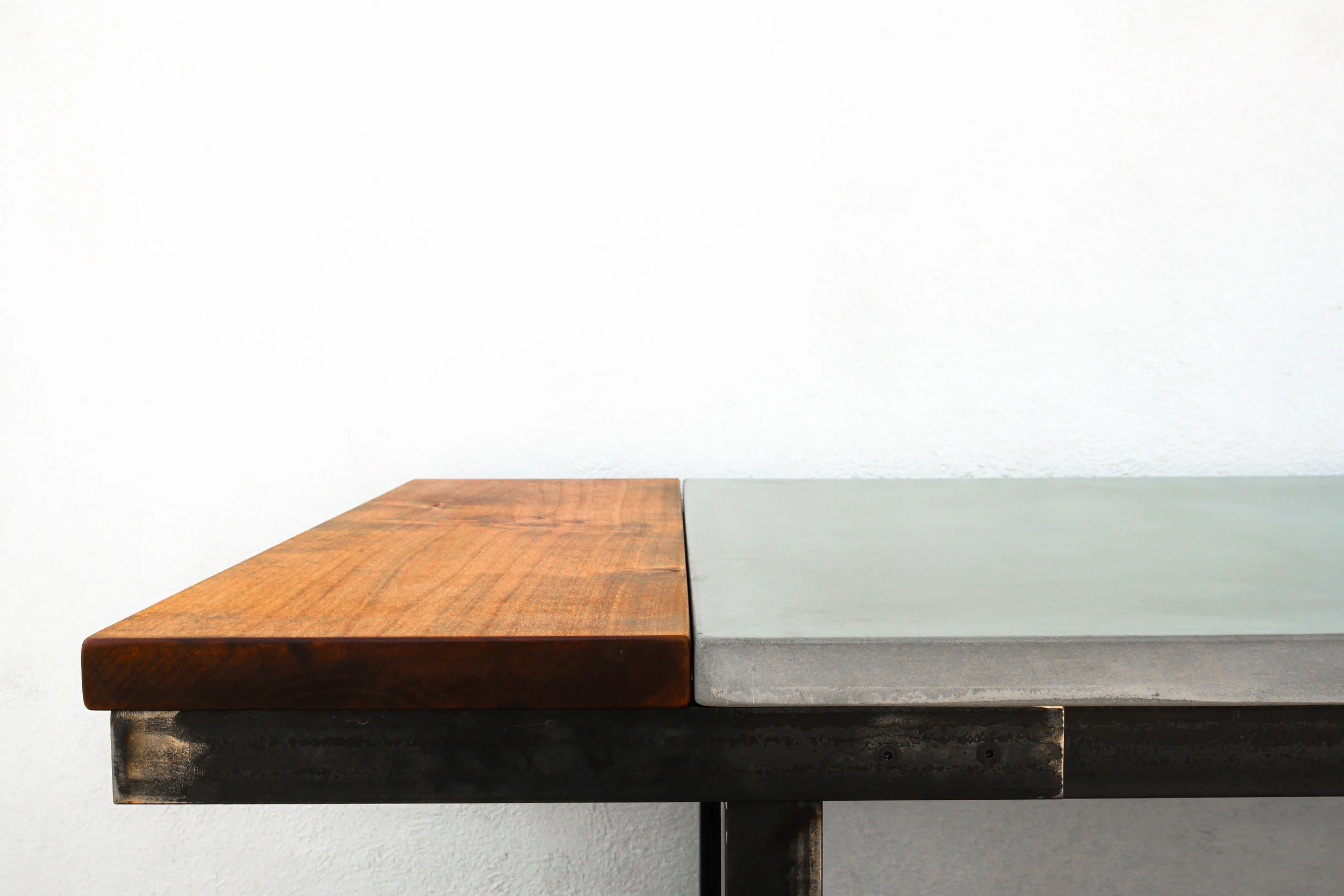 CONNER TABLE