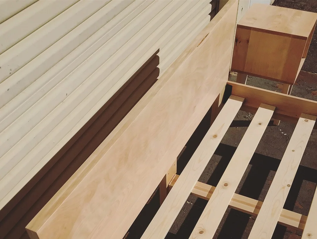 BEDFRAME & NIGHTSTANDS