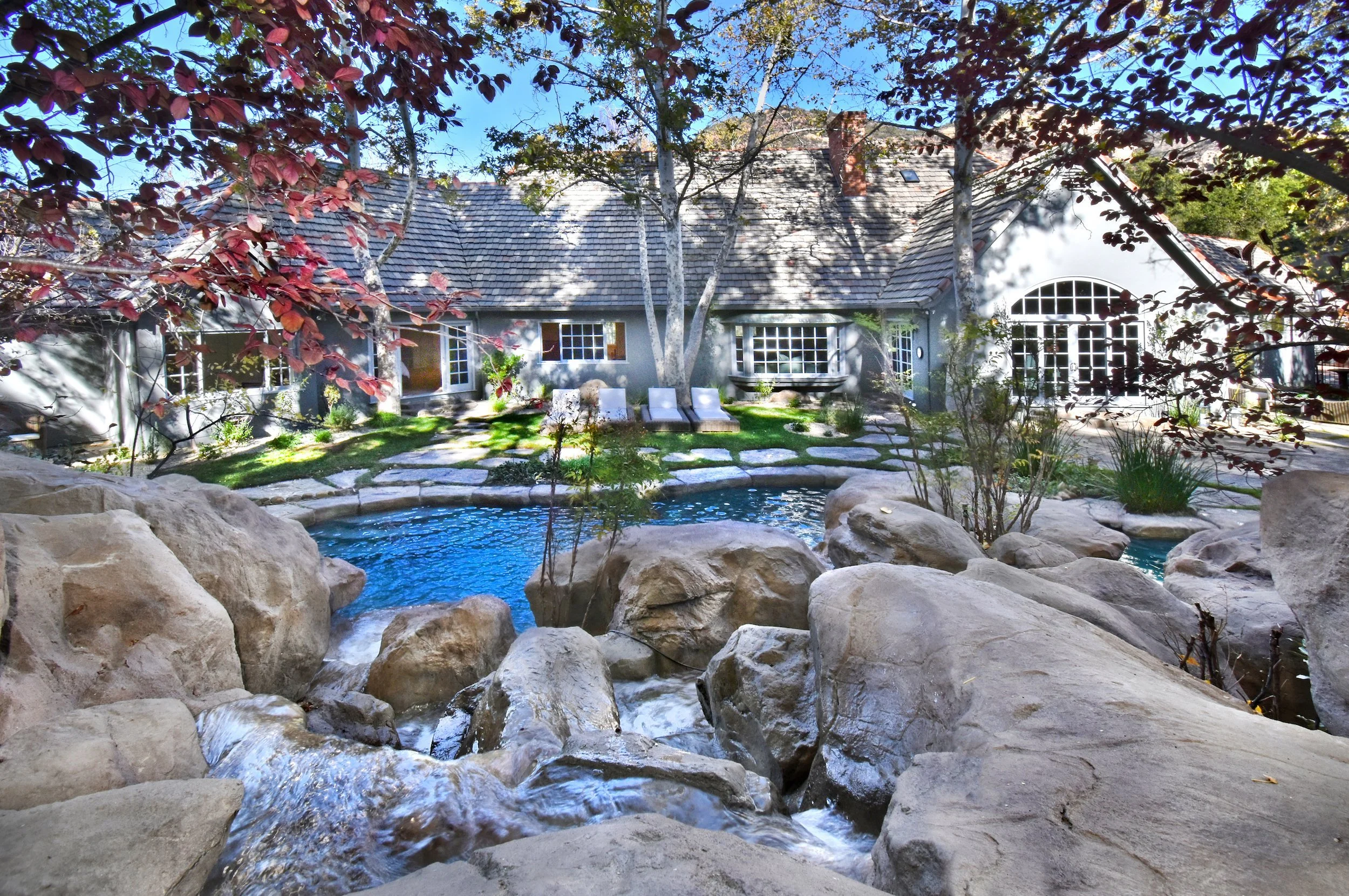 Thousand Oaks Manor.jpeg