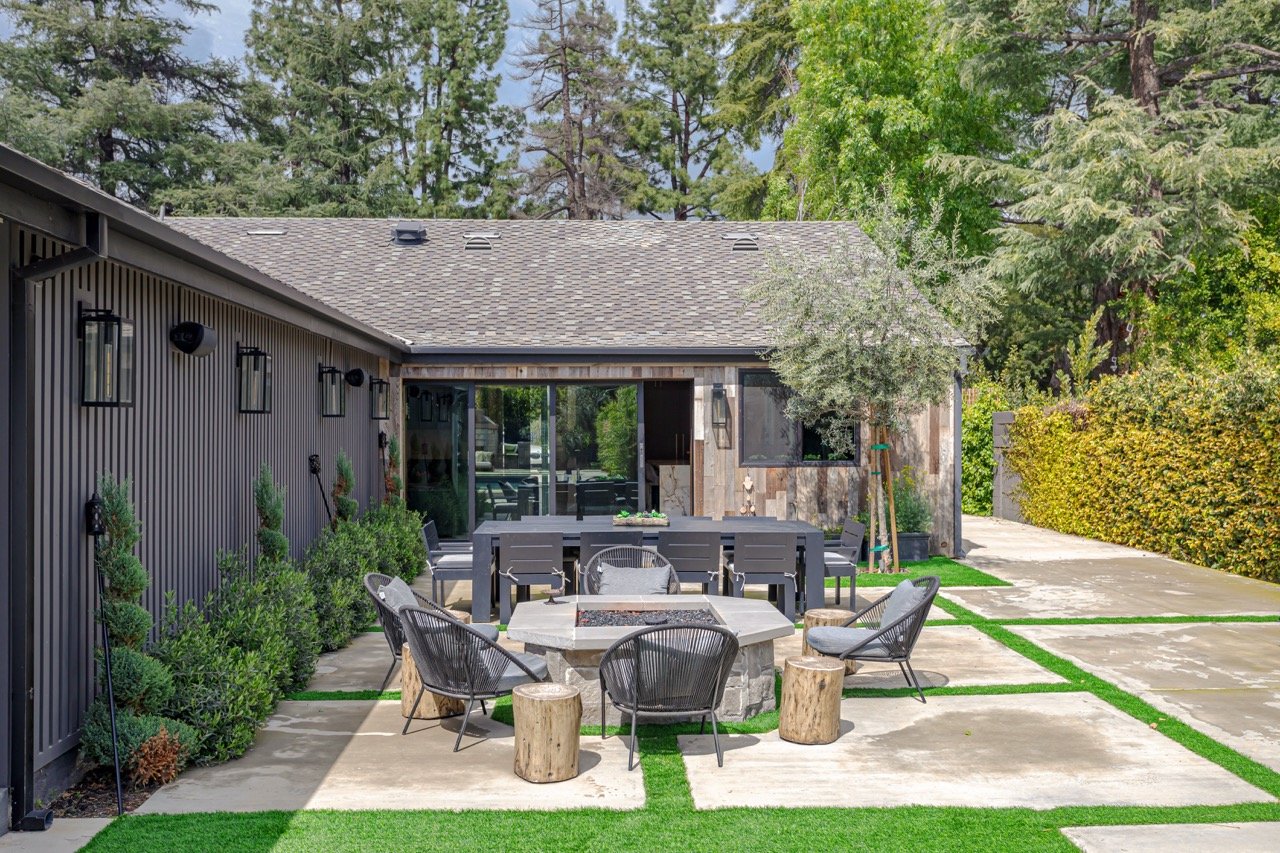 Contemporary Family Home-HighRes-5101 Large.jpeg