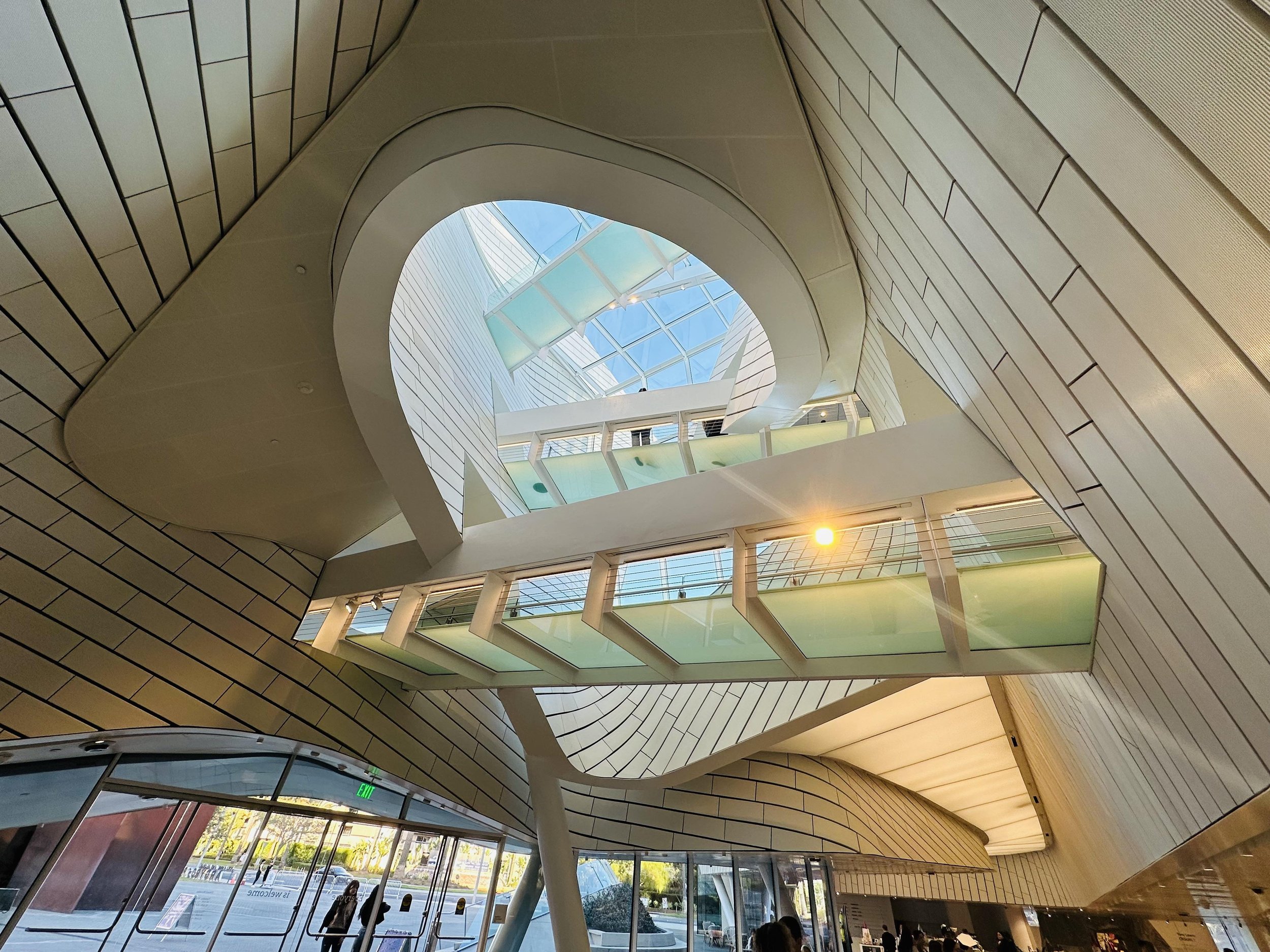 orange-county-museum-of-art-v0-gm0q88d8t53c1.jpg