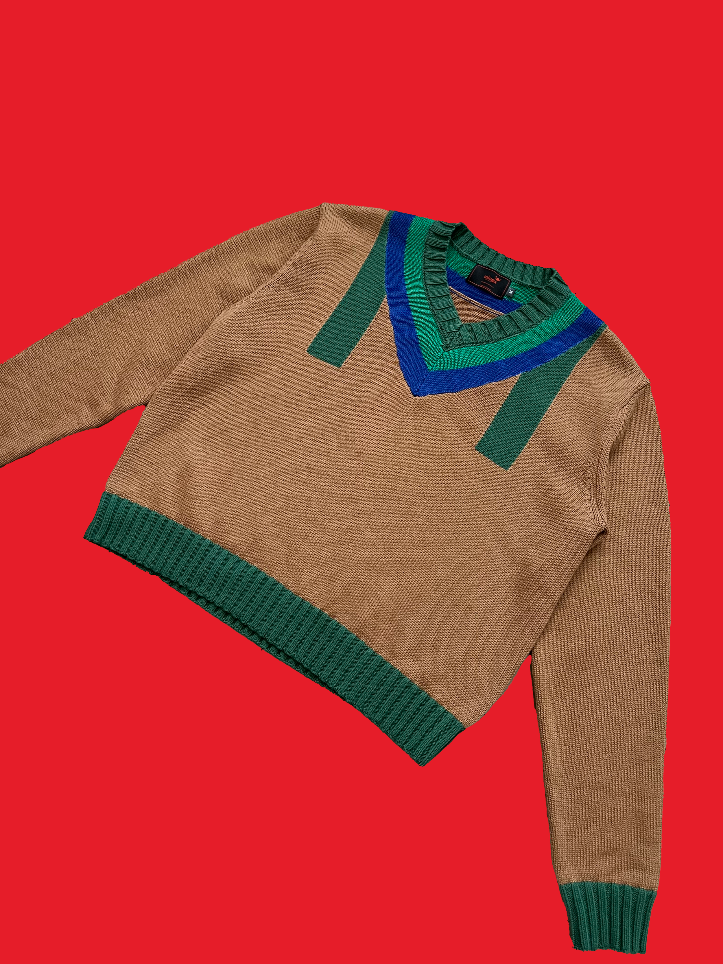 brown:green M sweater 001.png