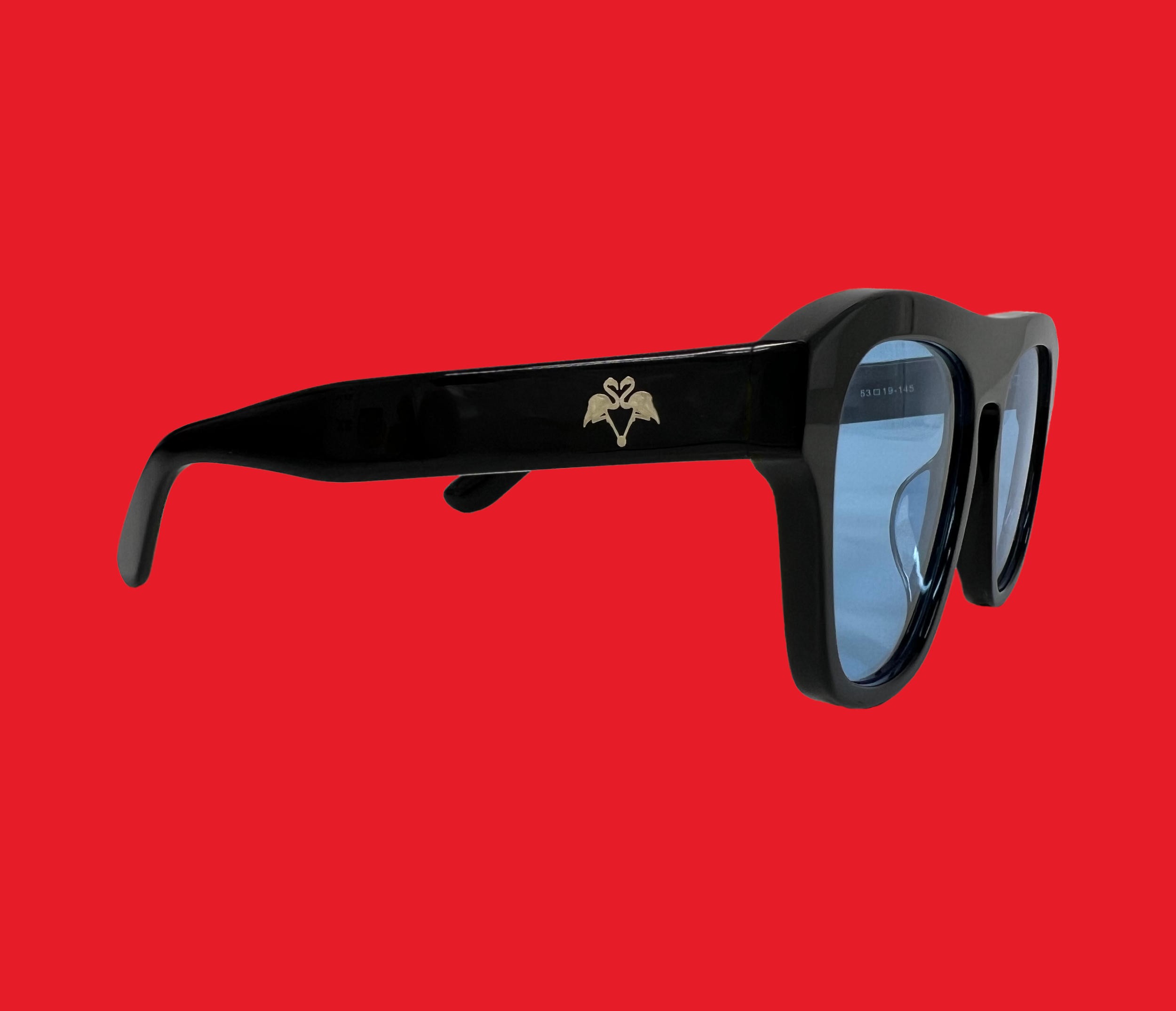 sunglasses blue lens 002.png