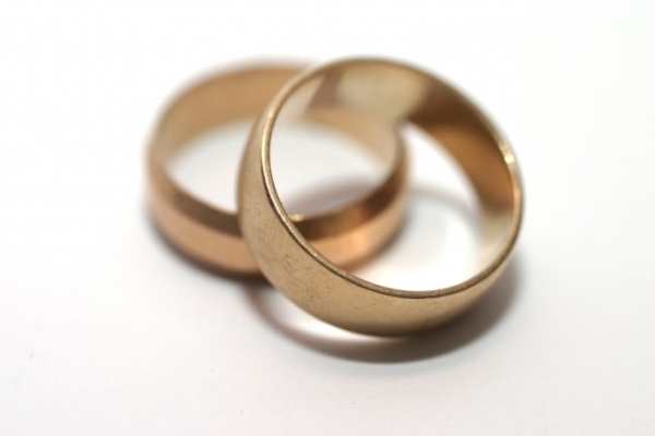 WeddingRings-6x4.jpg