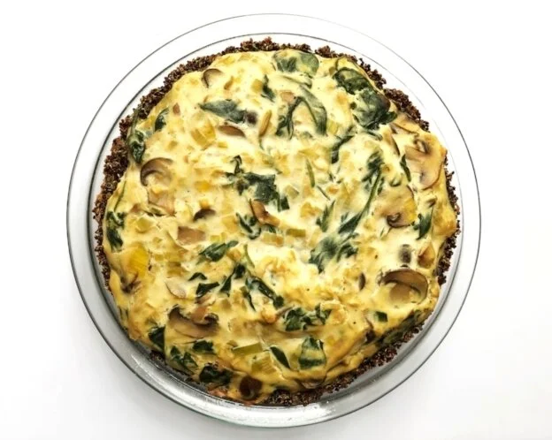 Vegan Spinach, Mushroom, &amp; Leek Quiche 