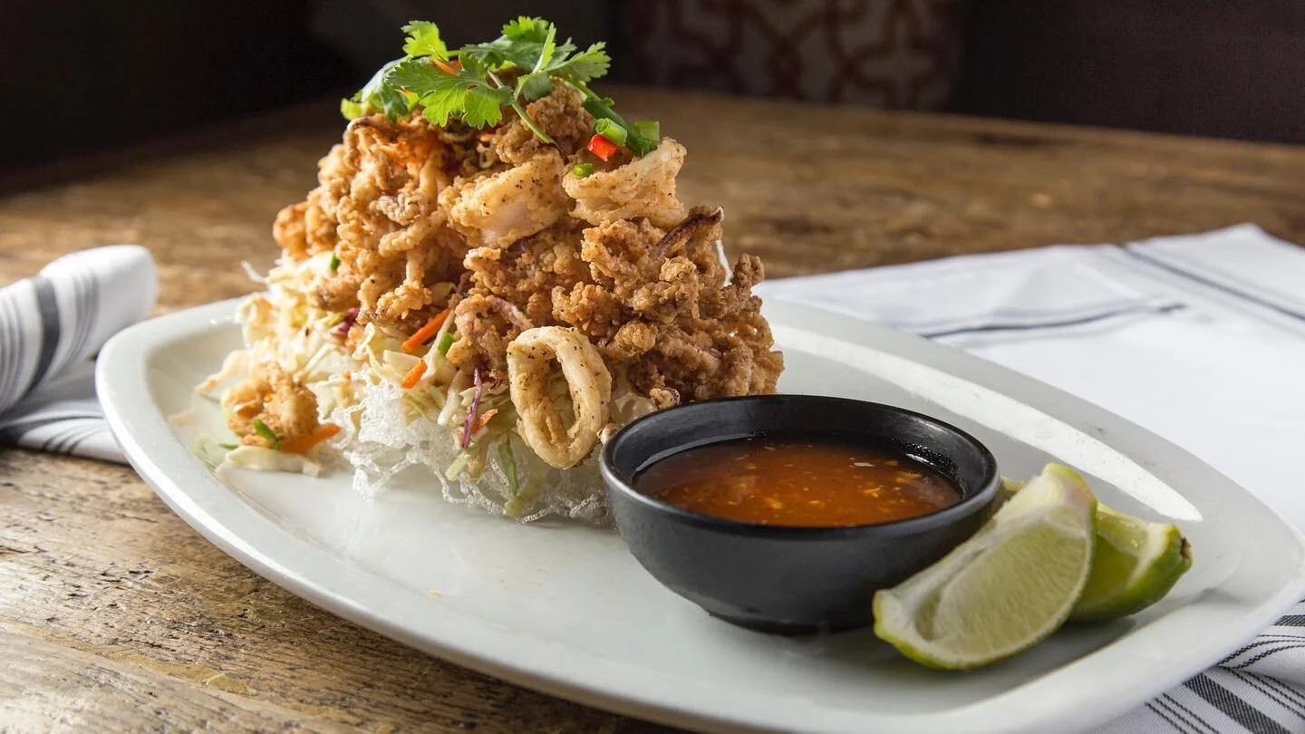 Se&ntilde;or Calamar 🦑 

Fried Calamari

#foodphotography #foodography #foodphotographer #foodphotoshoot #calamari #restaurant #restaurante #restaurantphotography #restaurantbranding #restaurantmarketing #sdfood #sandiegofood #tijuana #tijuanafood #