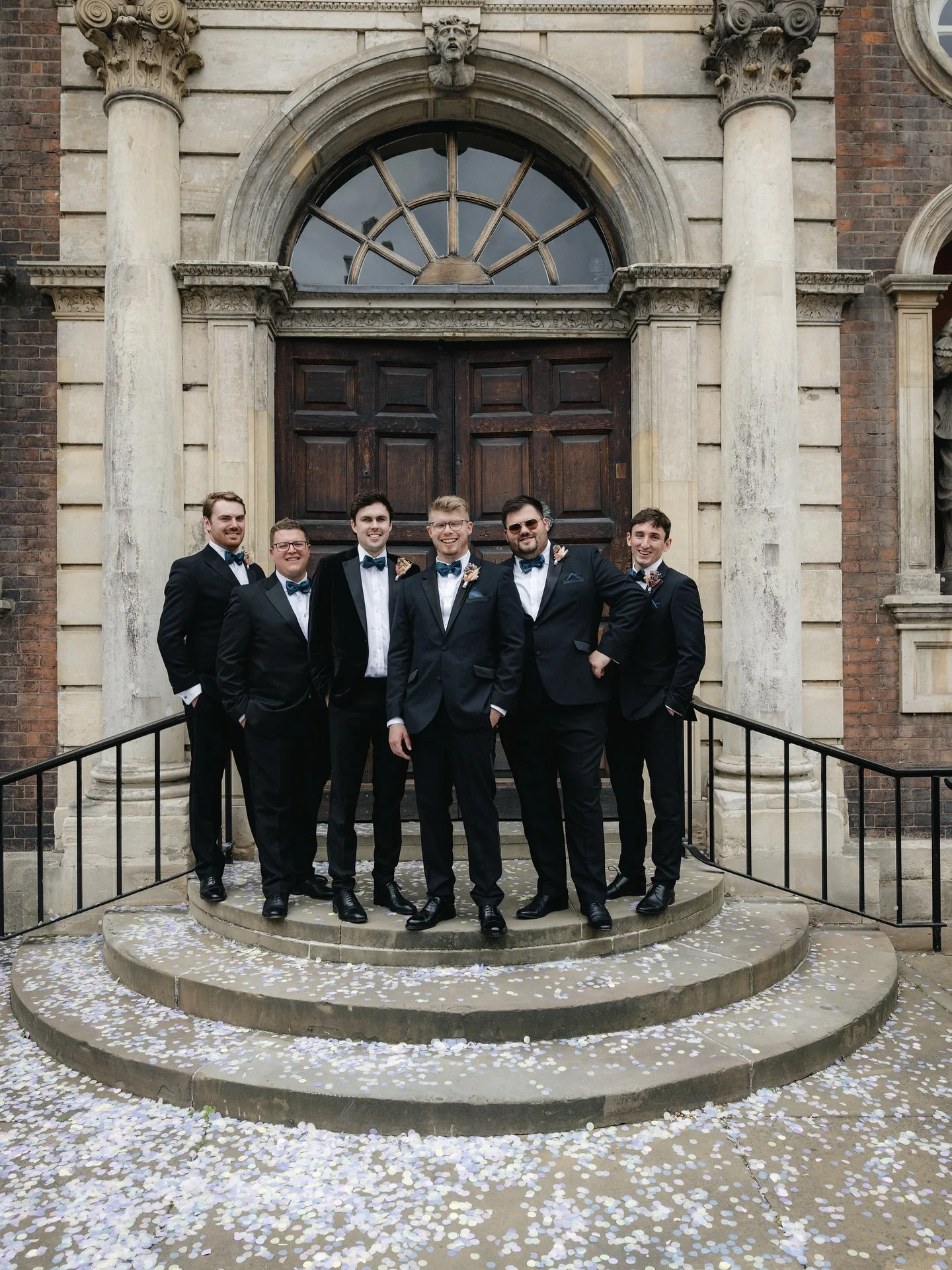 Group shots&hellip; but make them editorial ❤️👌

@guildhall.worcester

#documentaryweddingphotographer 
#editorialweddingphotographer 
#worcesterweddingphotographer 
#ukweddingphotographer 
#filmweddingphotographer