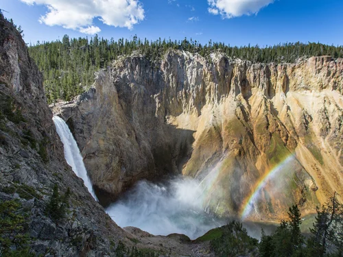 jag-tours-yellowstone.jpg