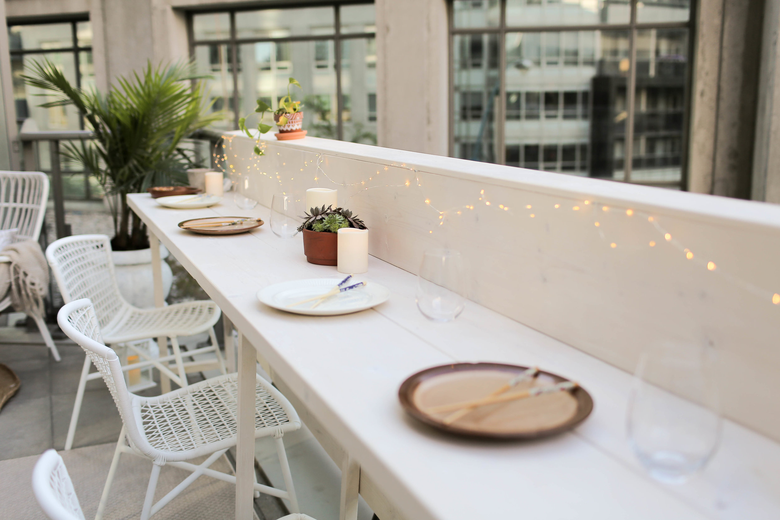 SALA WHITE DINING CHAIR