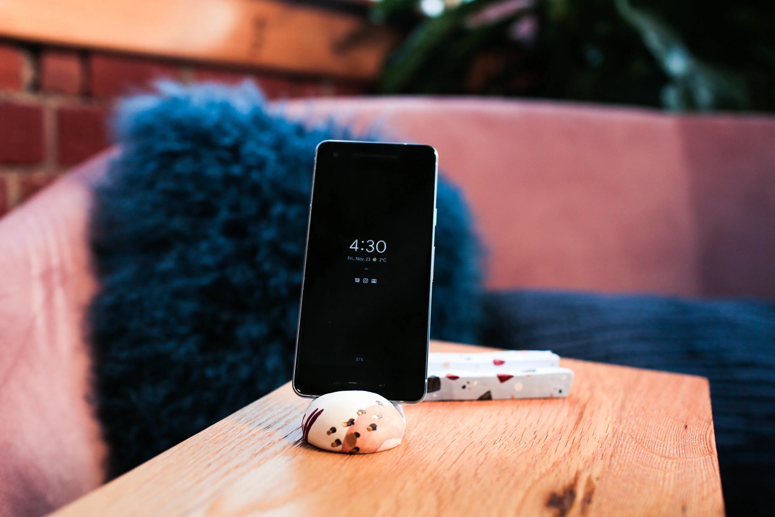 GiftWeek_PhoneStands-3.jpg