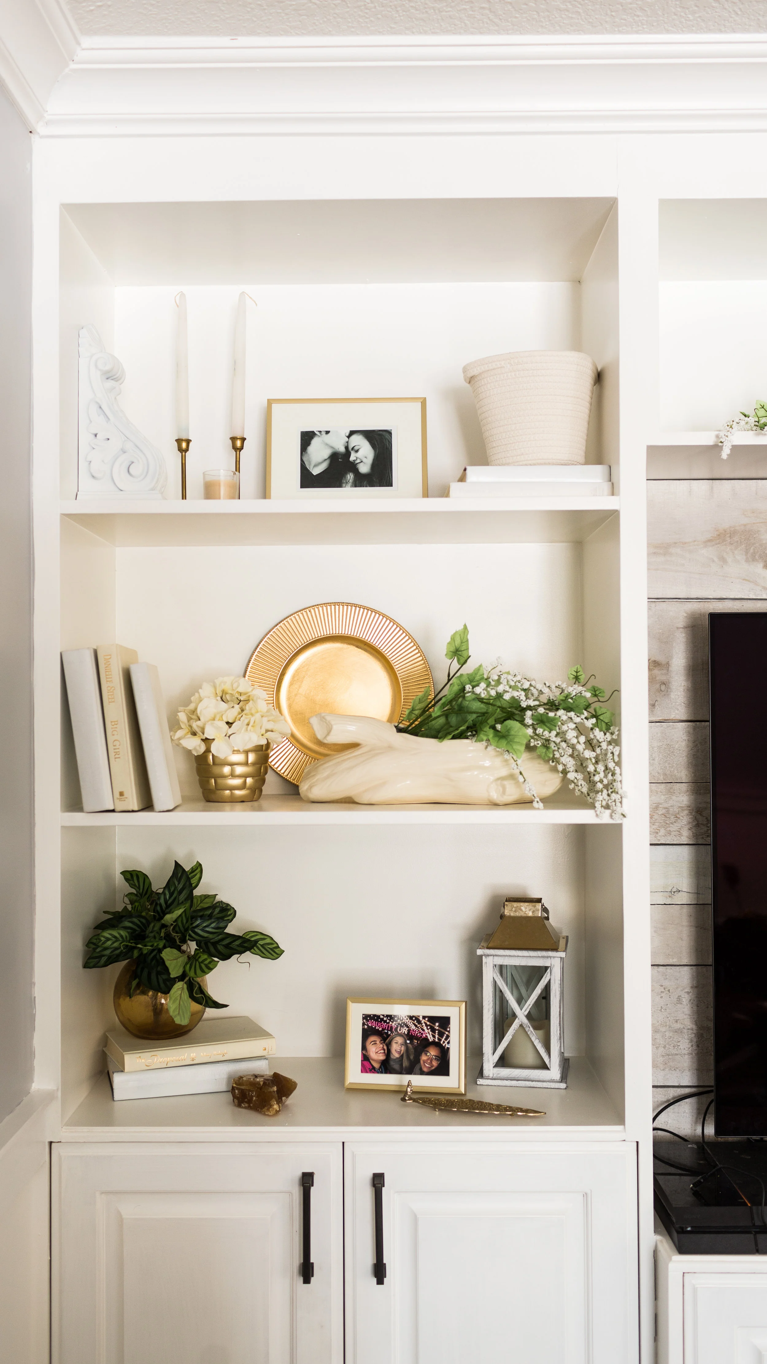 DIYShelfStyling-12.jpg