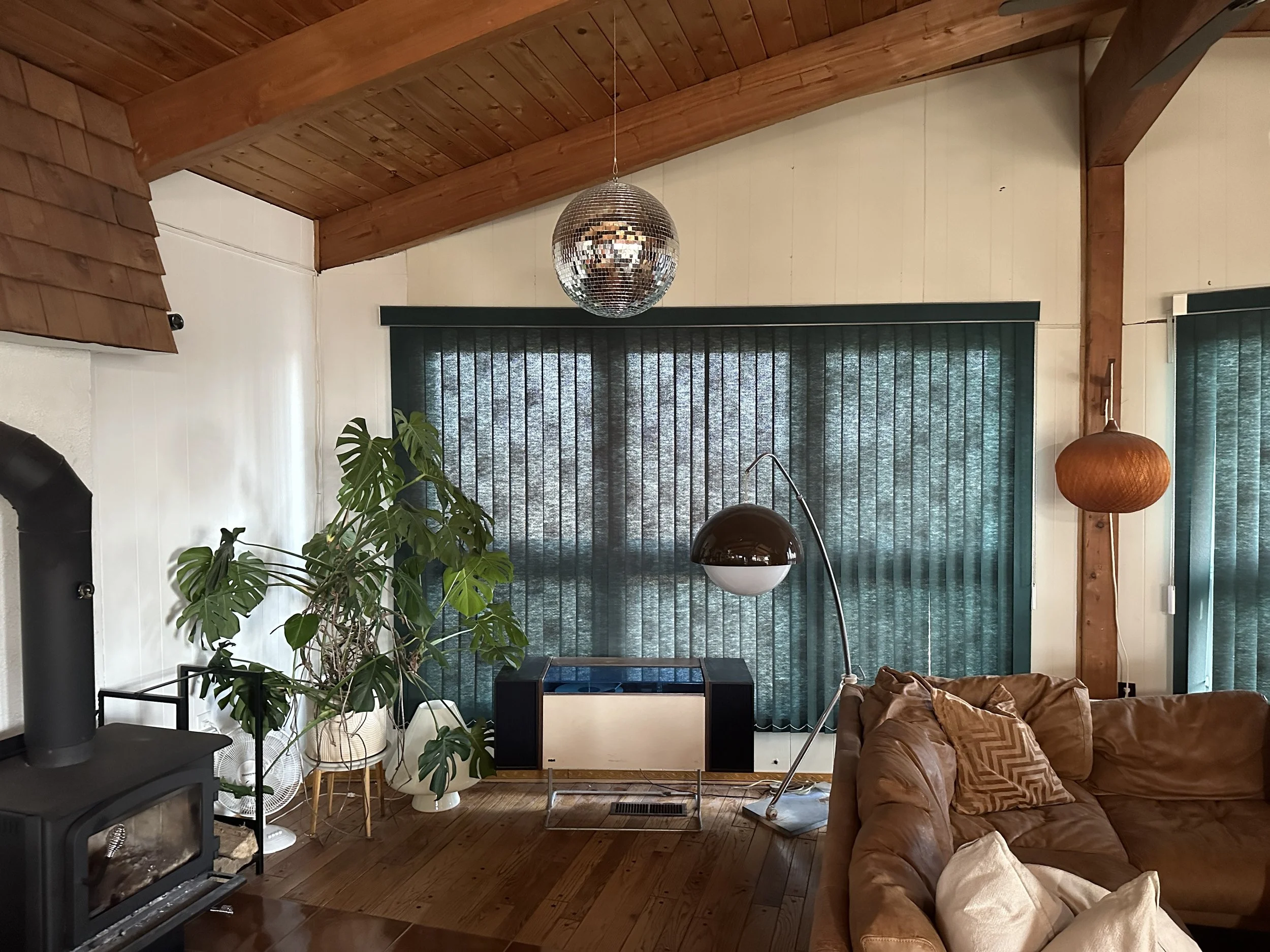 How To Make Vertical Blinds Look Cute In 4 Steps — The Sorry Girls