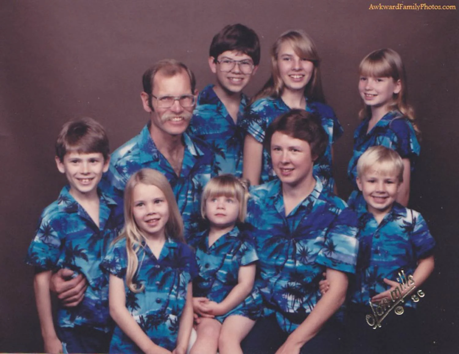 awkwardfamilyphotos.com