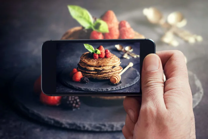 Beginners-Guide-to-Smartphone-Photography-feature-696x465.jpg