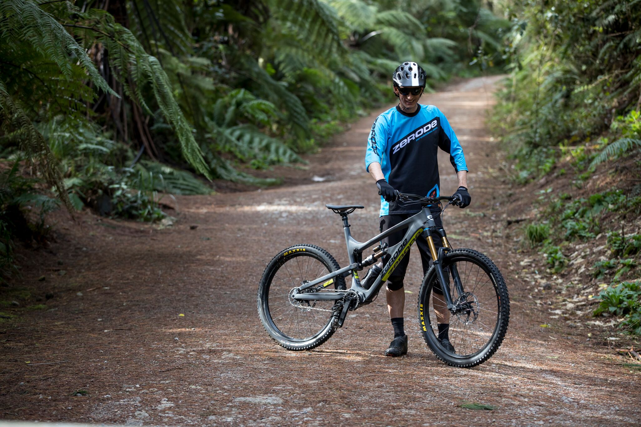MTB_GM-1220_preview.jpeg