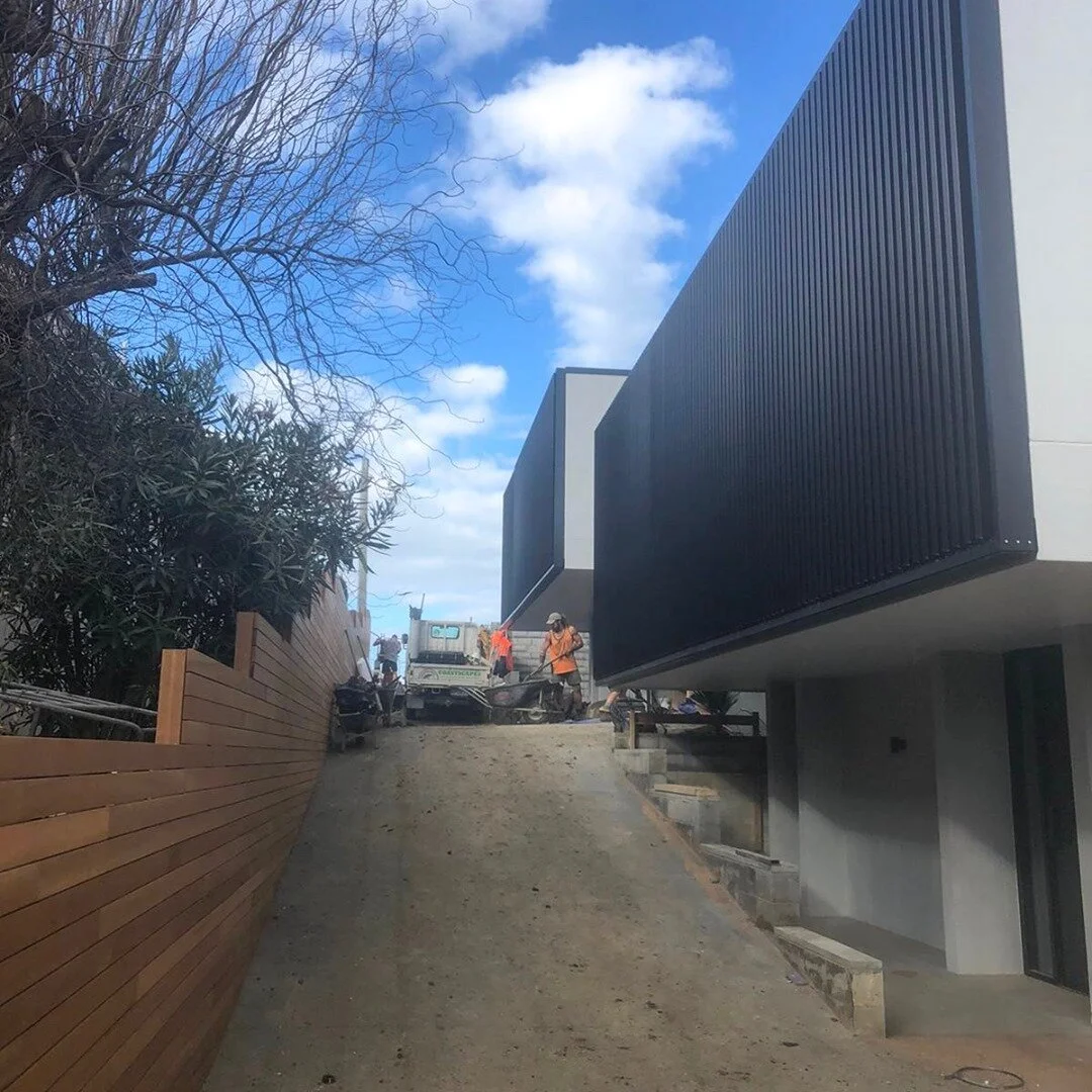 Check out those blue skies 😍 Spring is in the air!! Keep an eye out on our socials later today for a spring promo.  Summer bbqs are on the horizon 🌿
.
.
.
#coastsacpesgetitdone #coastscapes #coastscapesfamily #construction #landscaping #landscapers #fresh #landscapersofinstagram #auckland #nztradies #supportsmallbusiness #familyowned #supportlocal