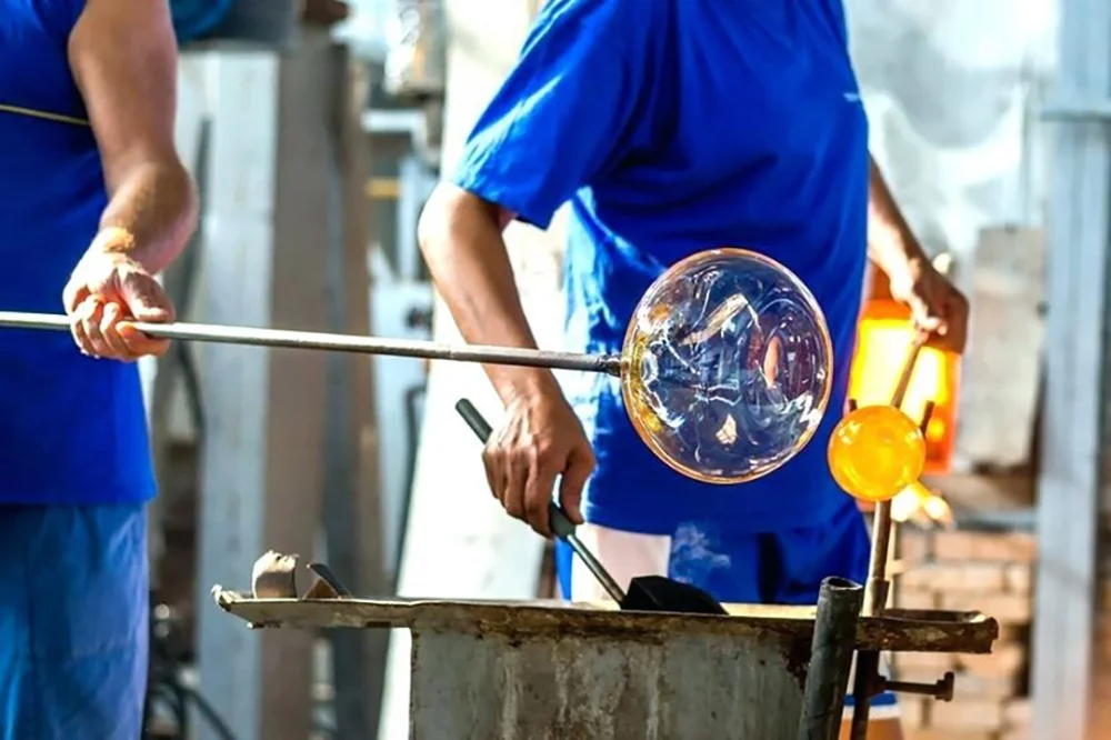 Glass_Blowing_Murano.jpg