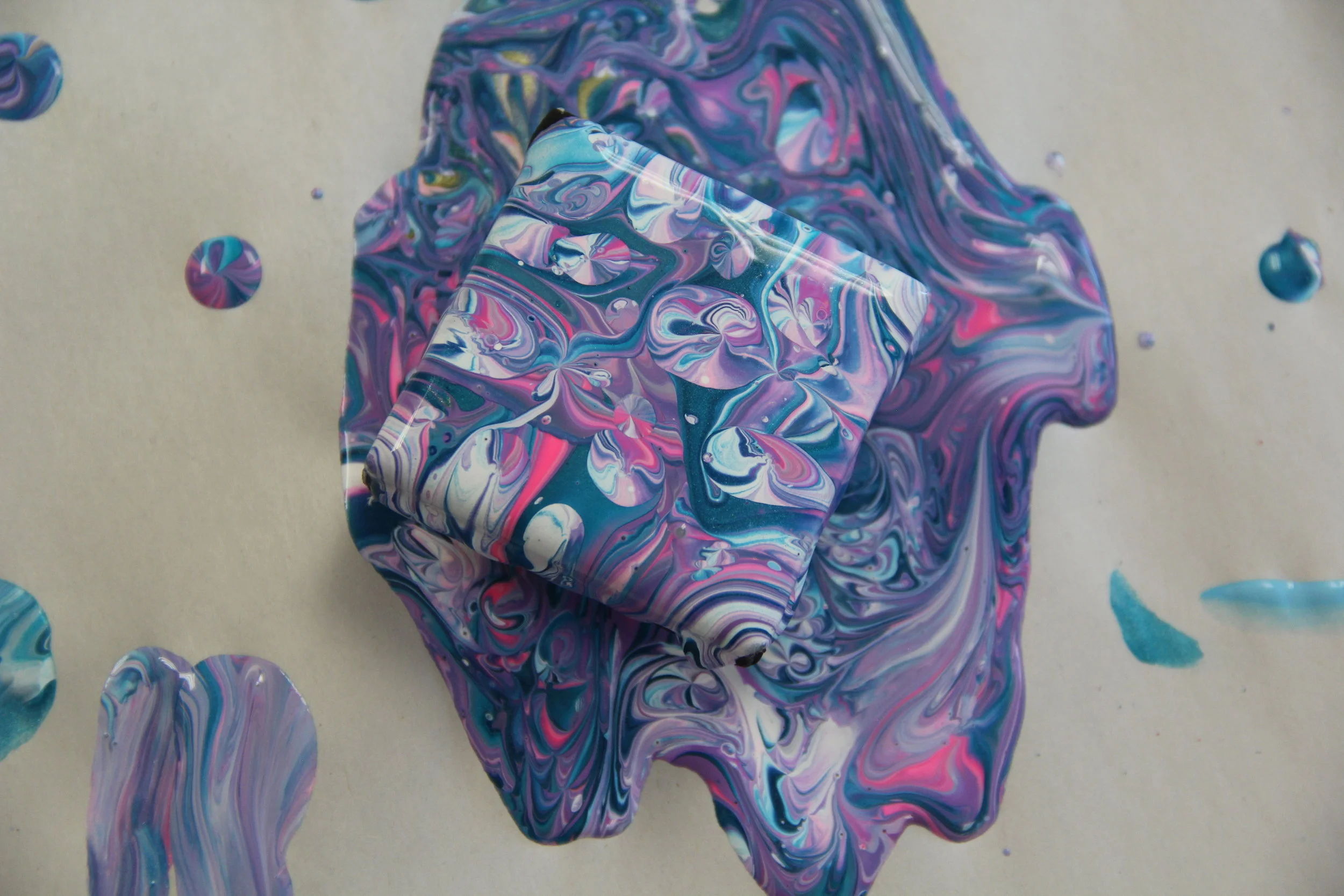 After School Art Studio with Carly and Gwendolyn, Paint Pouring