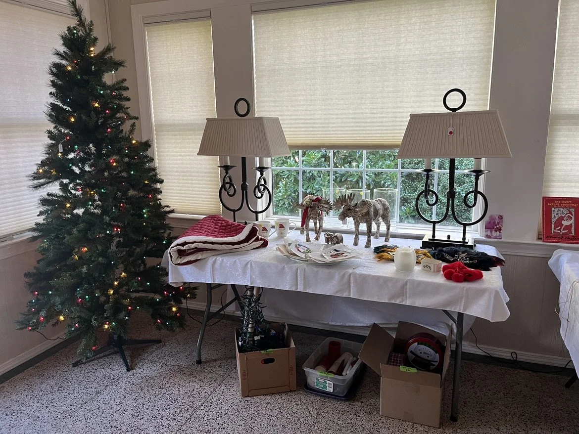 Converse Heights Christmas Moving SaleSort & Settle