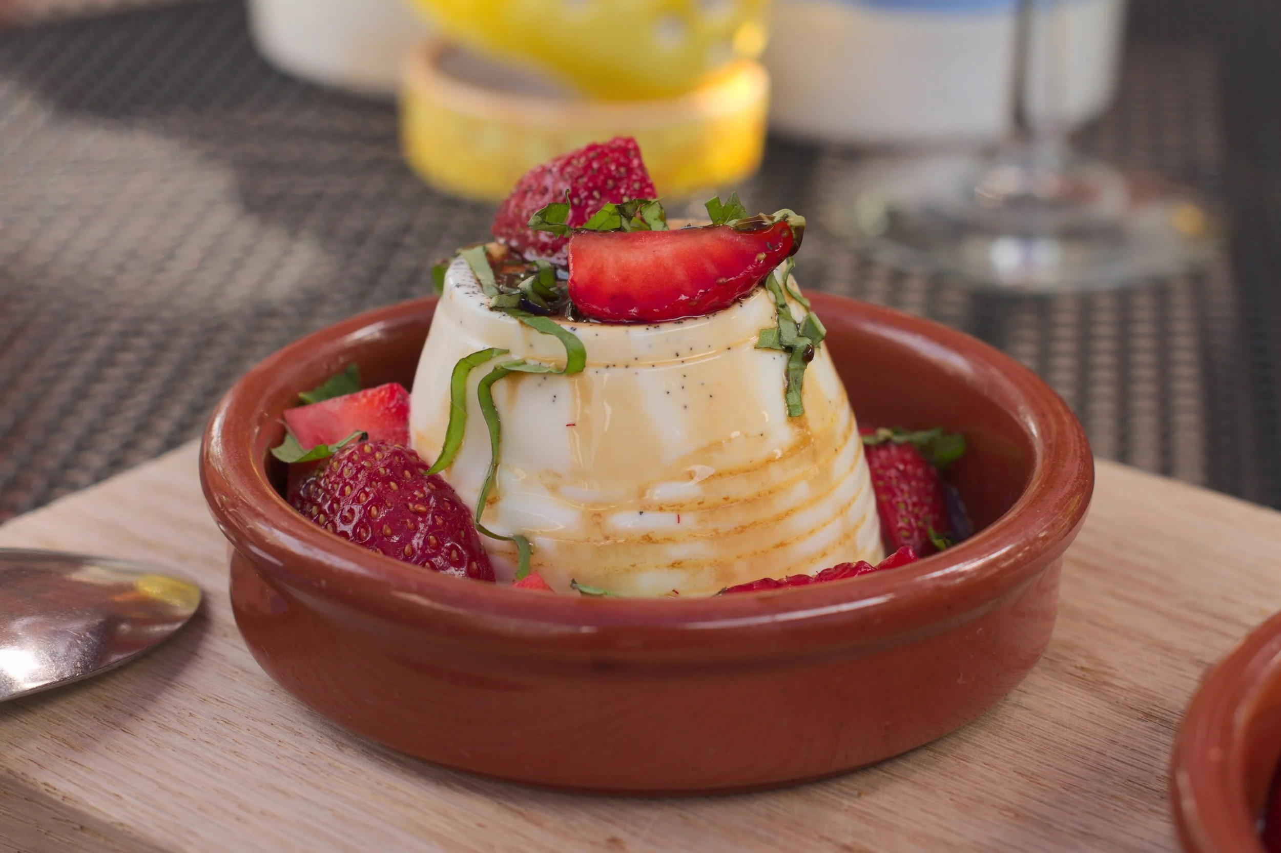 Vanilla bean panna cotta