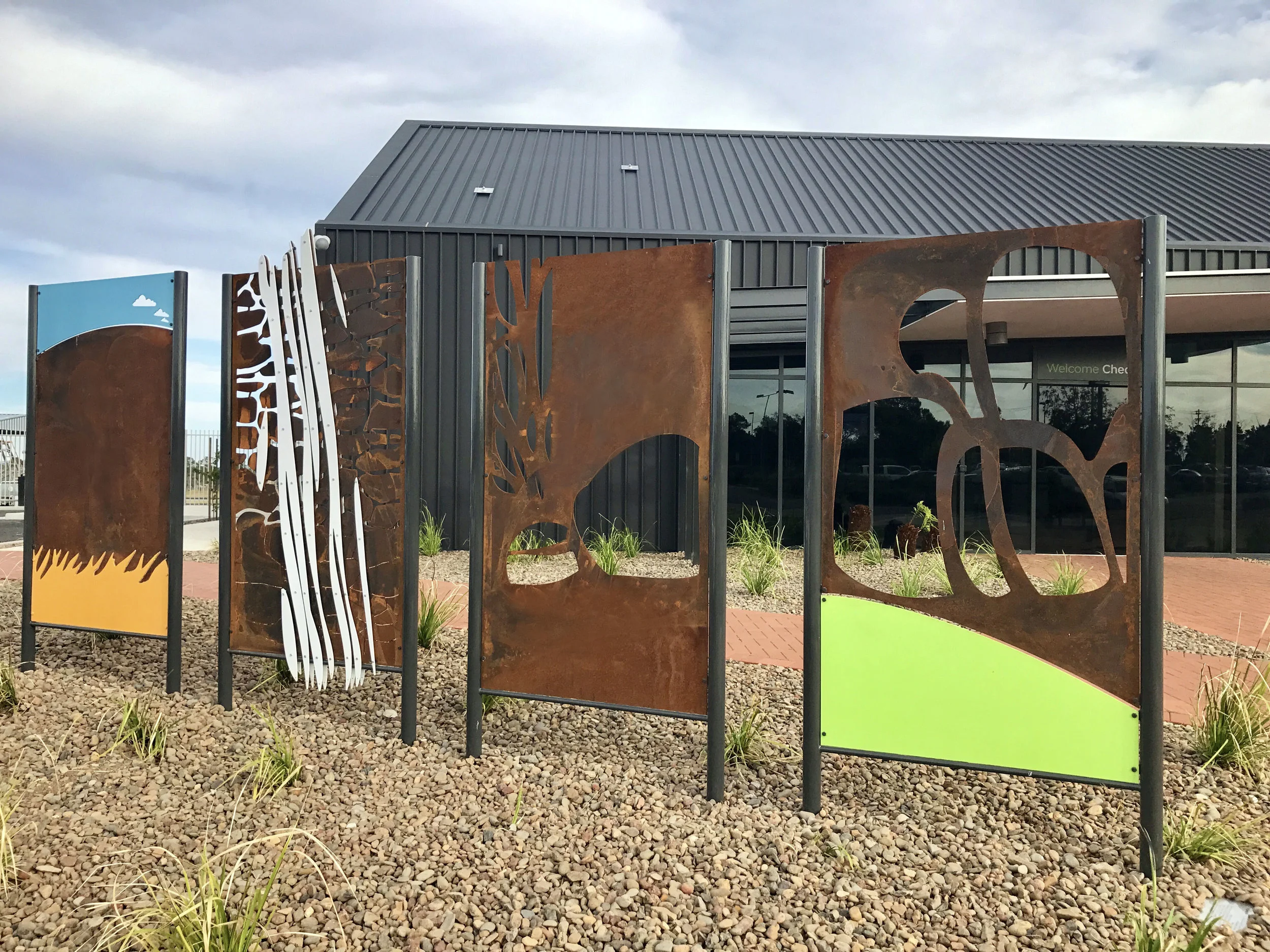 Under the Big Sky  was finally installed in front of the new Armidale Airport annex late 2017.