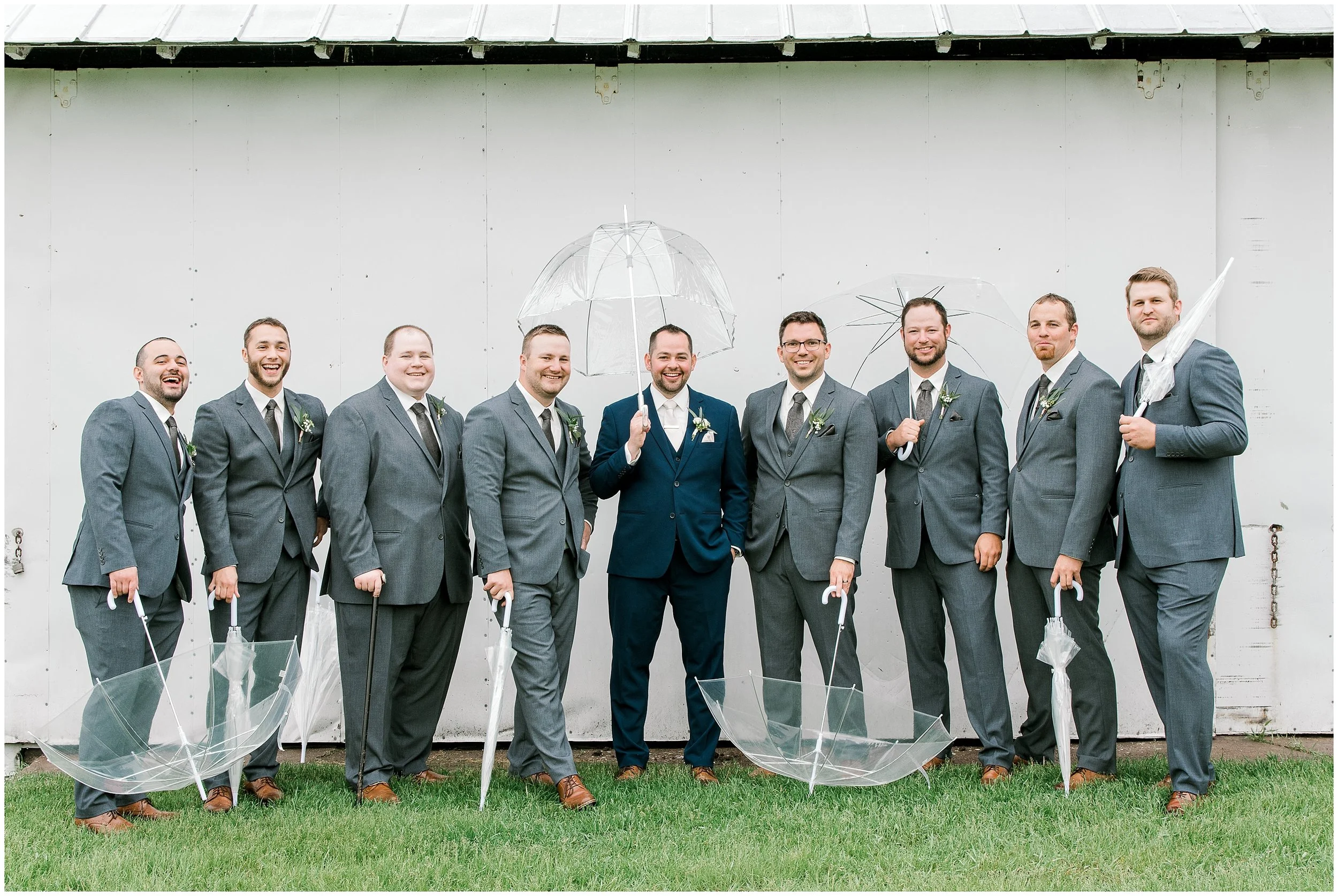 Dellwood Barn Weddings summer wedding with Lauren Baker Photography wedding photographer Minnesota