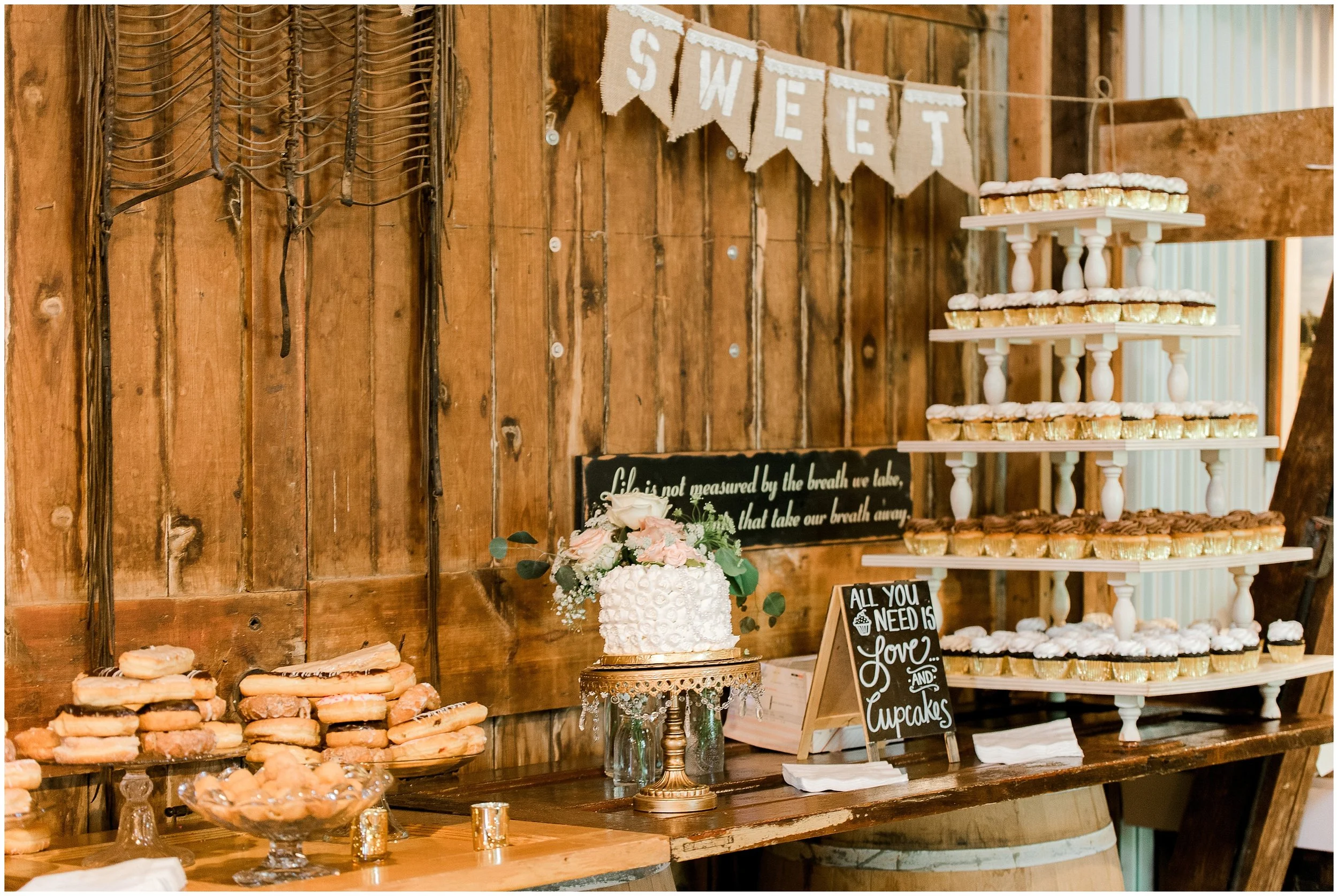 Dellwood Barn Weddings summer wedding with Lauren Baker Photography wedding photographer Minnesota