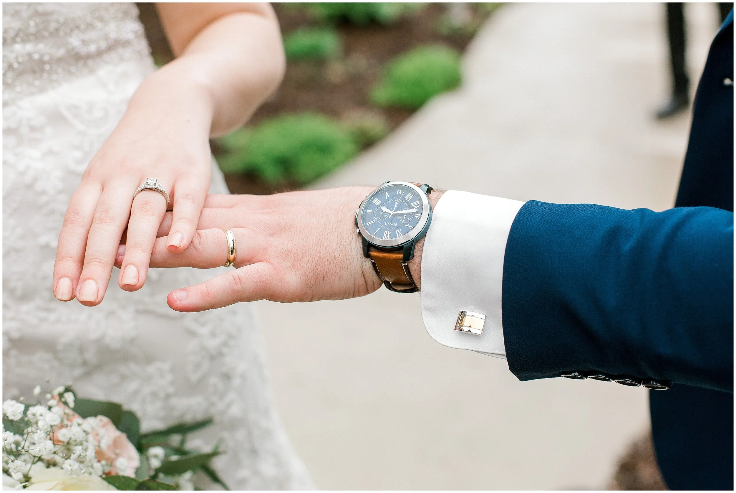 Dellwood Barn Weddings summer wedding with Lauren Baker Photography wedding photographer Minnesota