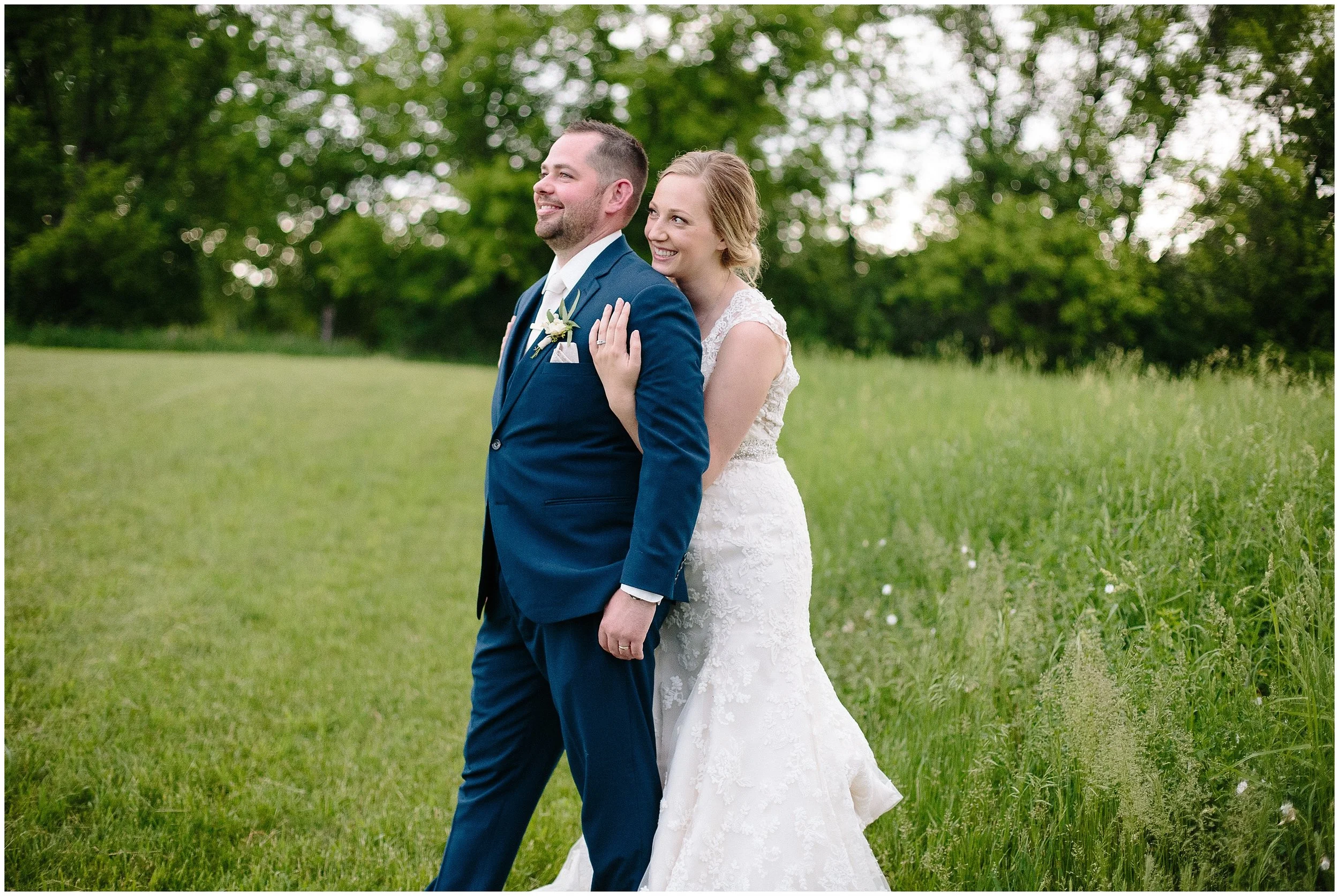 Dellwood Barn Weddings summer wedding with Lauren Baker Photography wedding photographer Minnesota