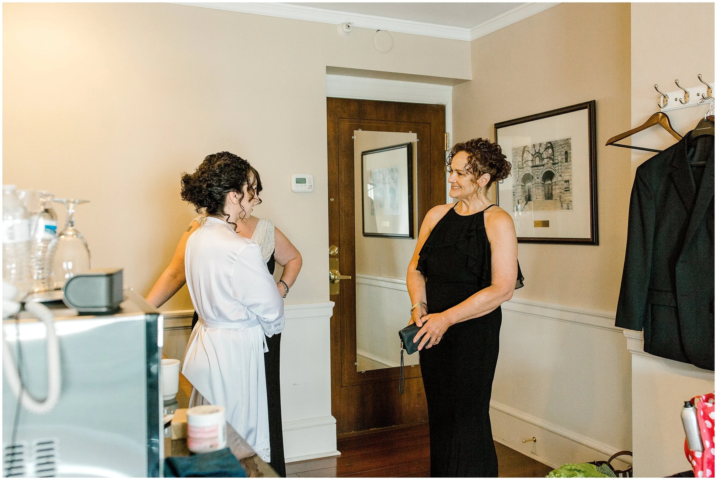 Minnesota Boat Club LBGTQ wedding with Lauren Baker Photography Wedding photographer minneapolis