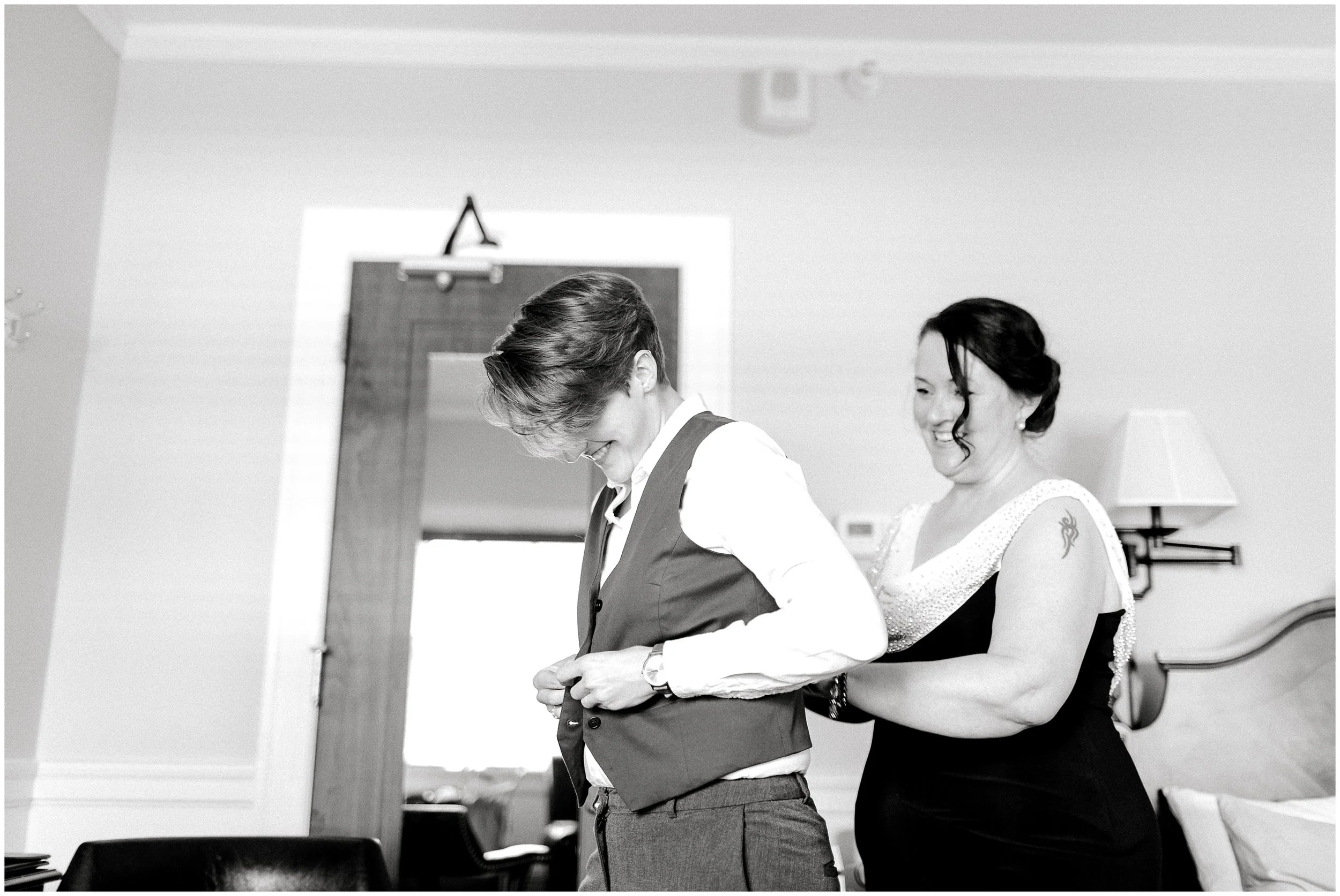 Minnesota Boat Club LBGTQ wedding with Lauren Baker Photography Wedding photographer minneapolis