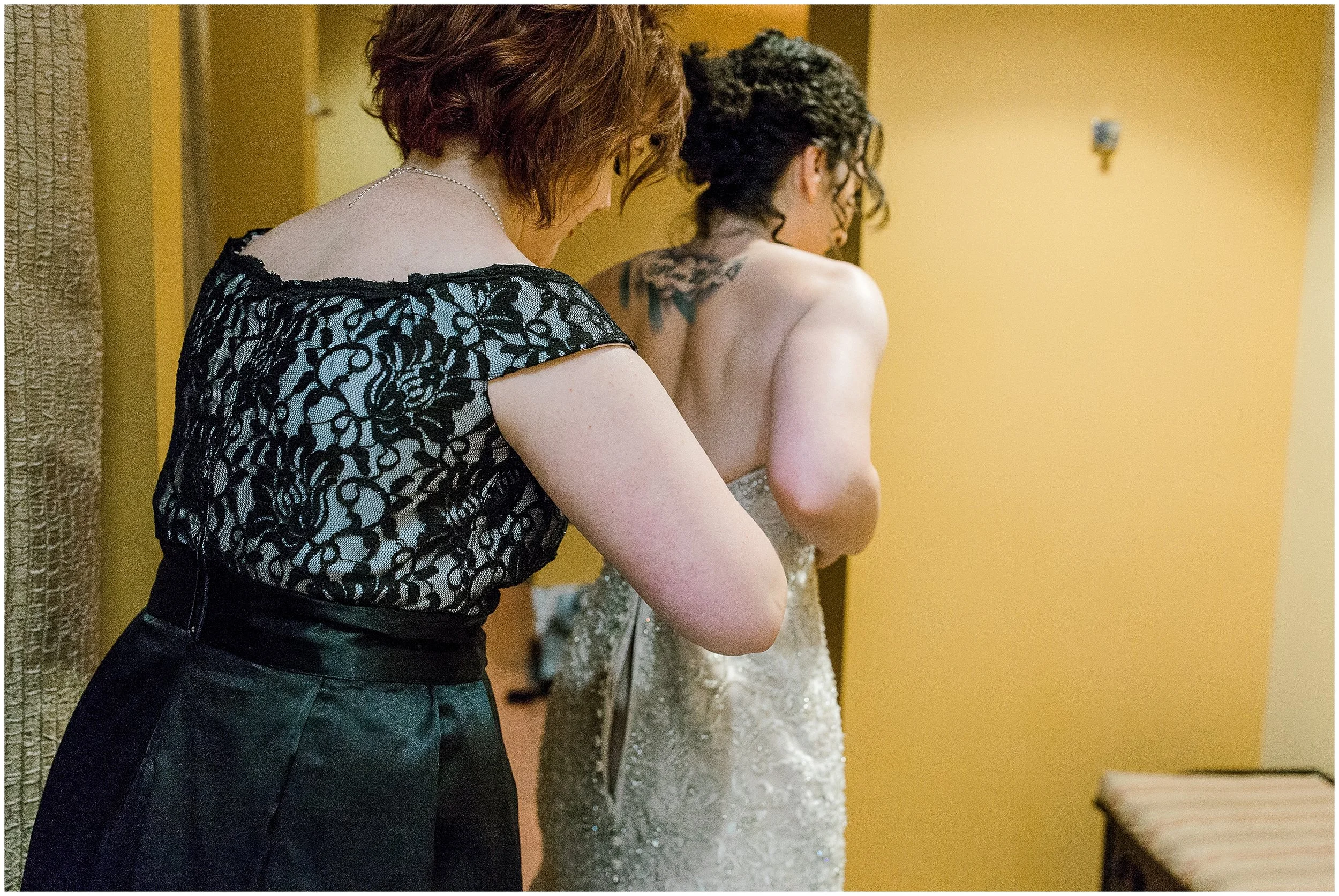 Minnesota Boat Club LBGTQ wedding with Lauren Baker Photography Wedding photographer minneapolis gay wedding