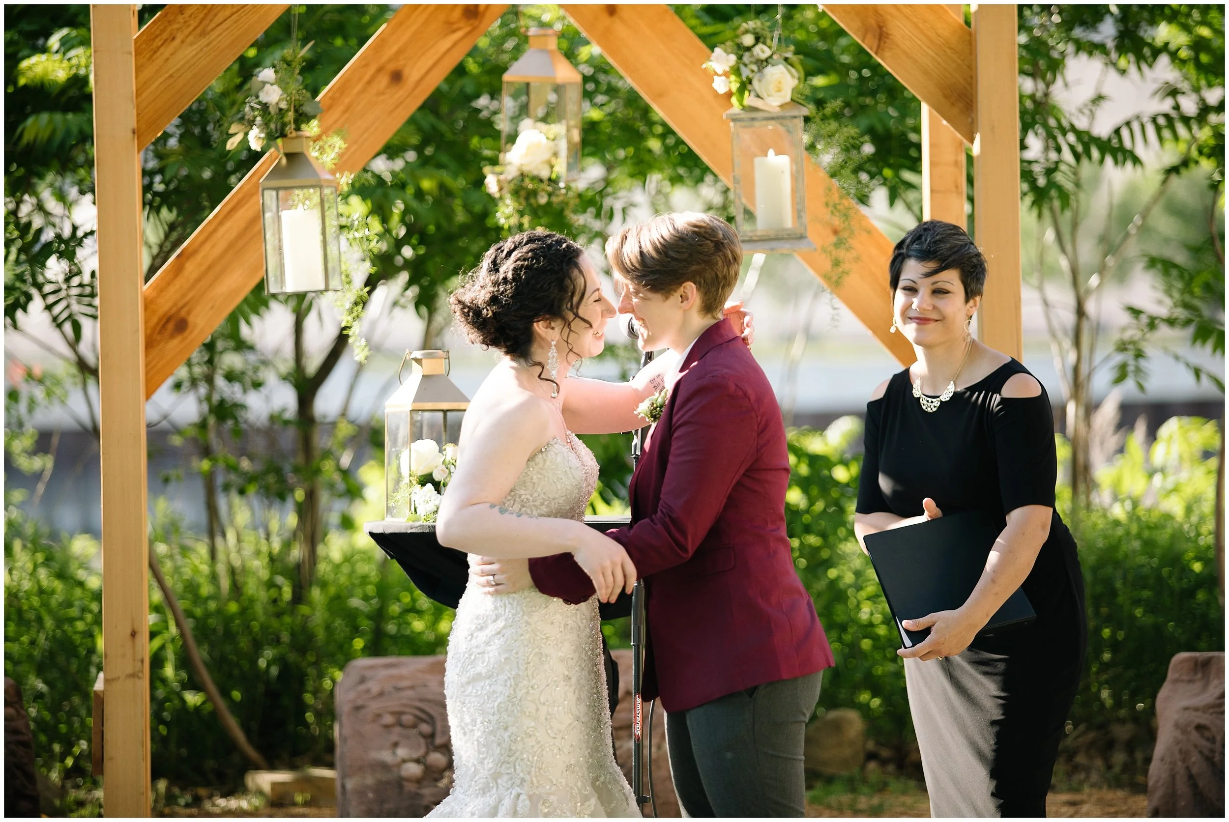 Minnesota Boat Club LBGTQ wedding with Lauren Baker Photography Wedding photographer Minnesota gay wedding