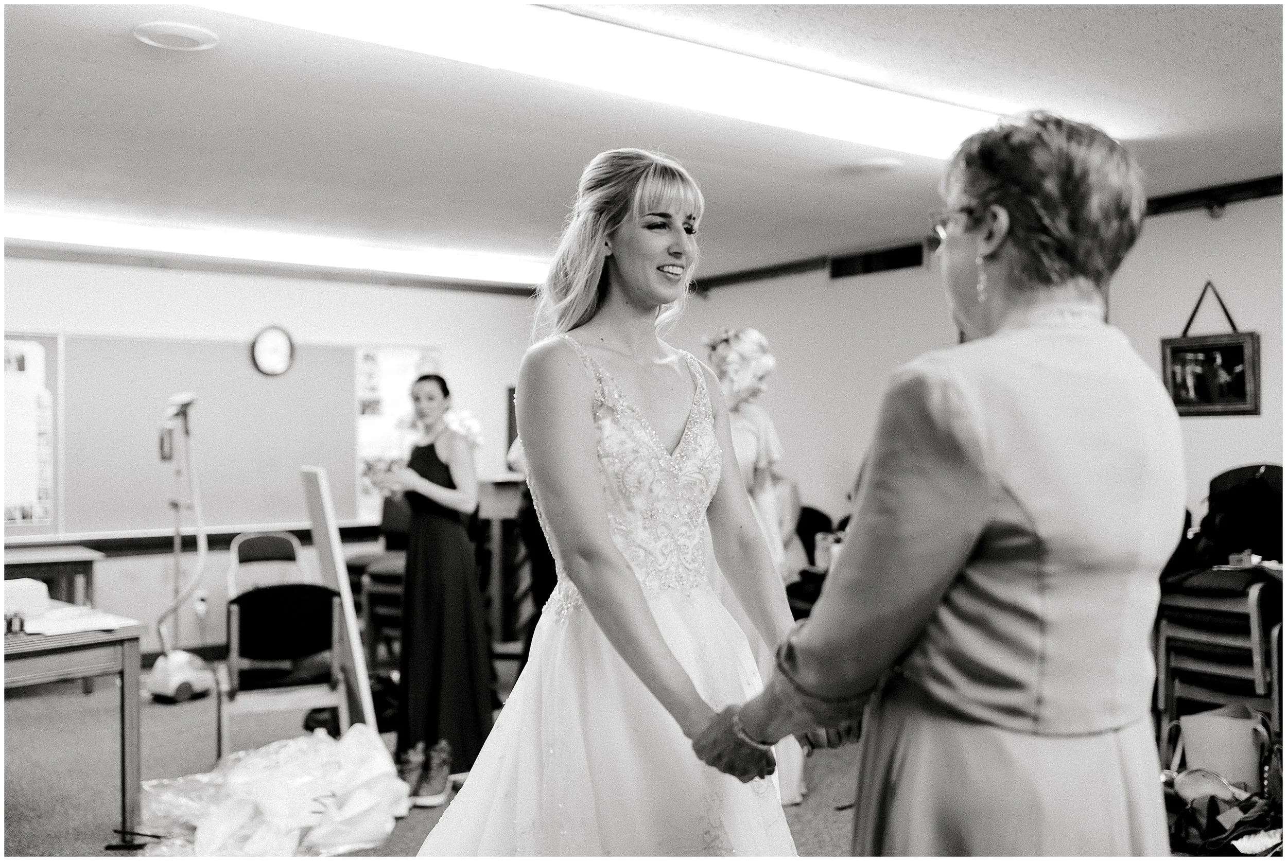 Lauren Baker Photography Fort Snelling Memorial Chapel Wedding Minnesota