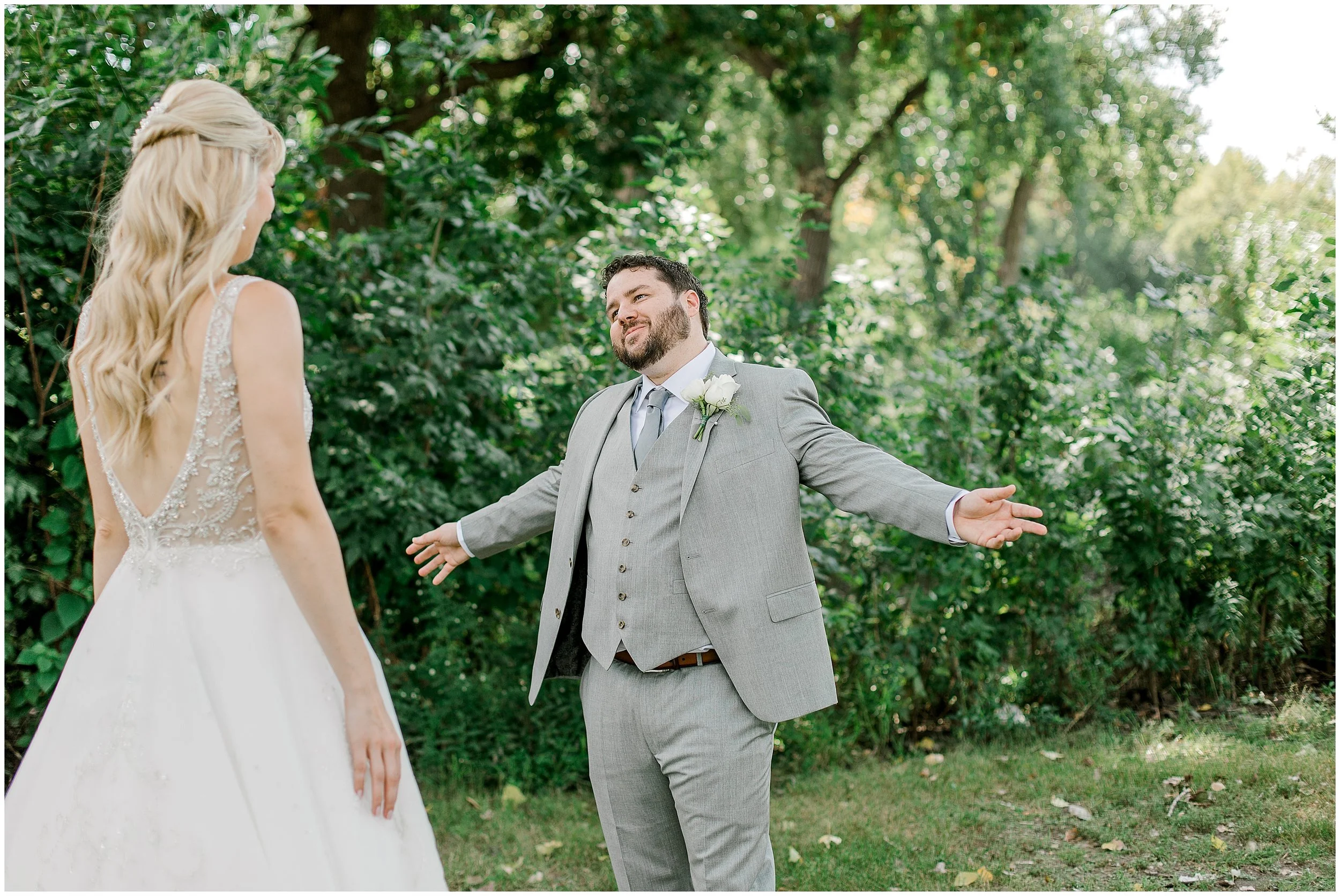 Lauren Baker Photography Fort Snelling Memorial Chapel Wedding Minnesota