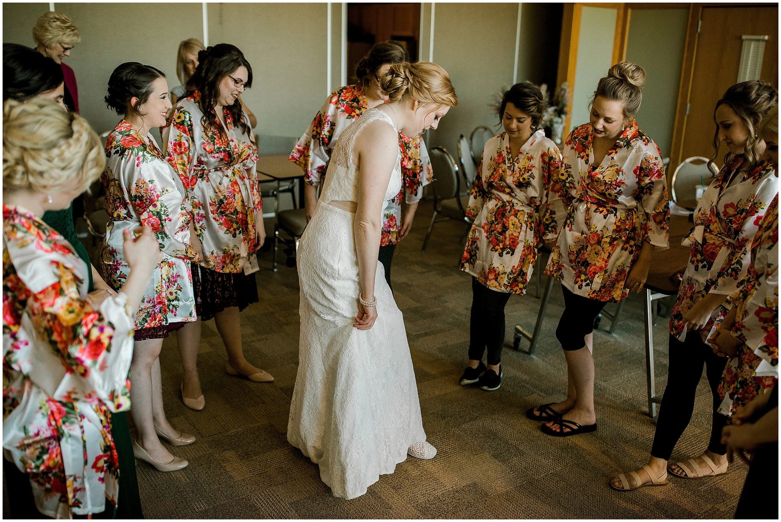 Lauren Baker Photography MN wedding photographer Eagan Community Center Wedding