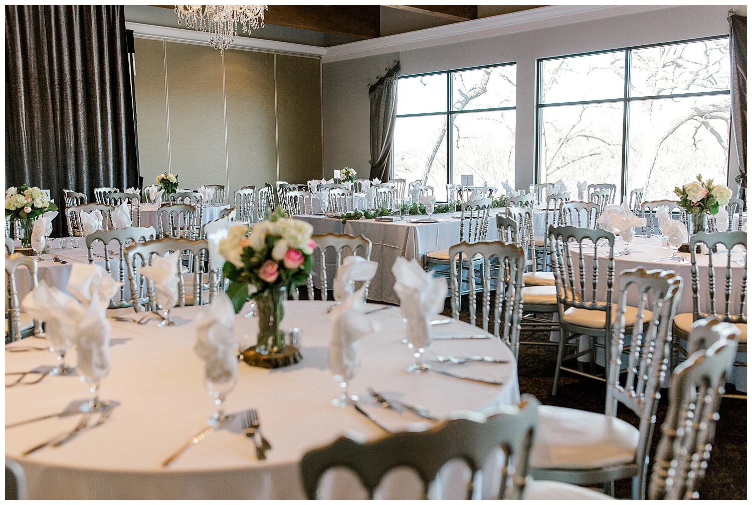 Lauren Baker Photography Leopold's Mississippi Gardens Spring Minnesota Wedding