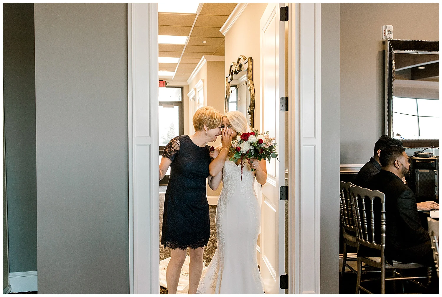 Lauren Baker Photography Leopold's Mississippi Gardens Spring Minnesota Wedding
