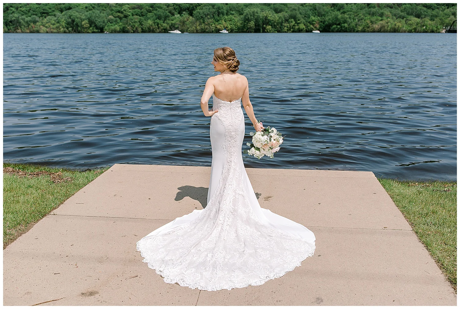 Lauren Baker Photography The Loft at Studio J Summer Minnesota Wedding