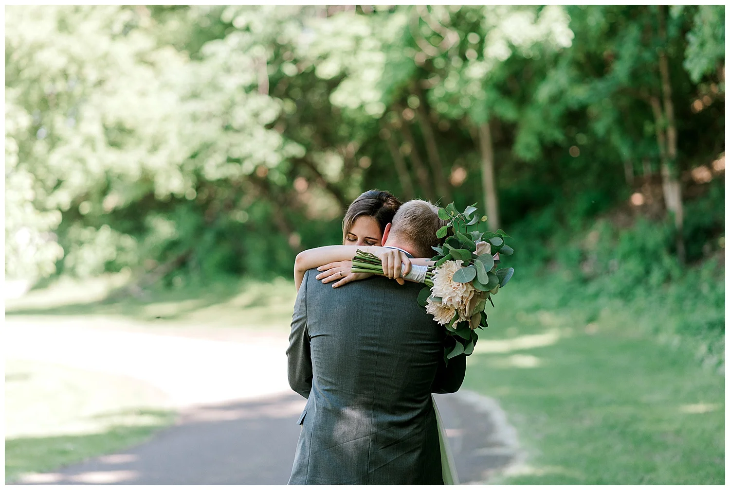 Lauren Baker Photography The Historic Concord Exchange Summer Minnesota Wedding