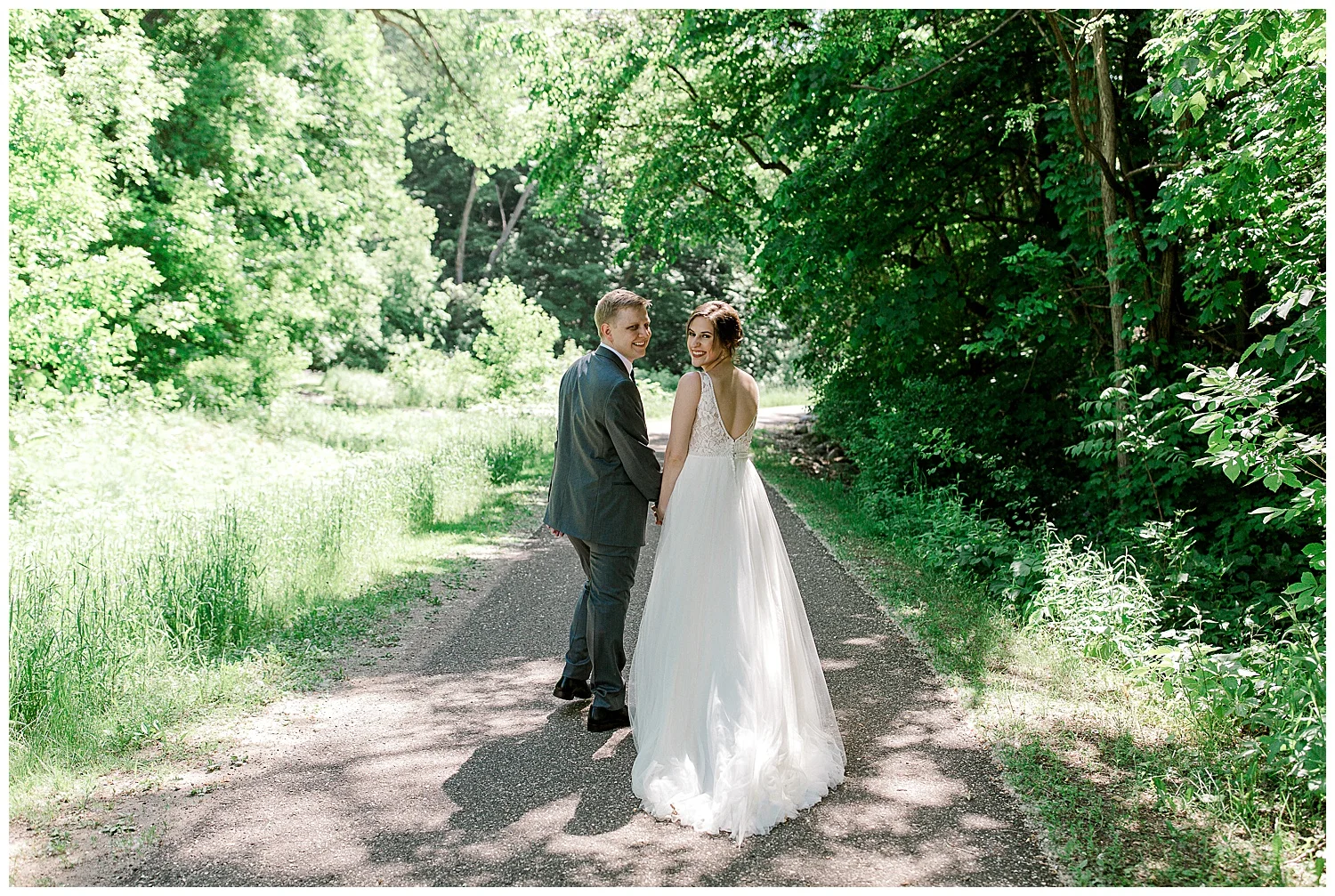 Lauren Baker Photography The Historic Concord Exchange Summer Minnesota Wedding